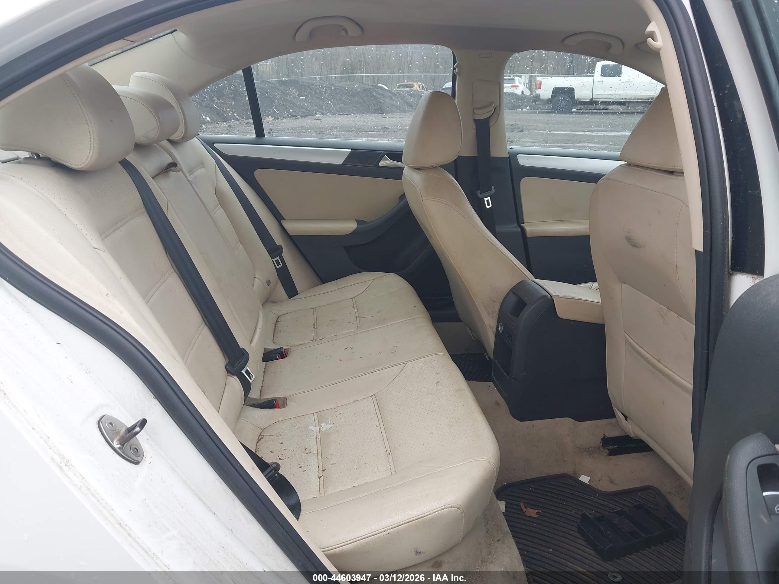 VOLKSWAGEN JETTA image 8