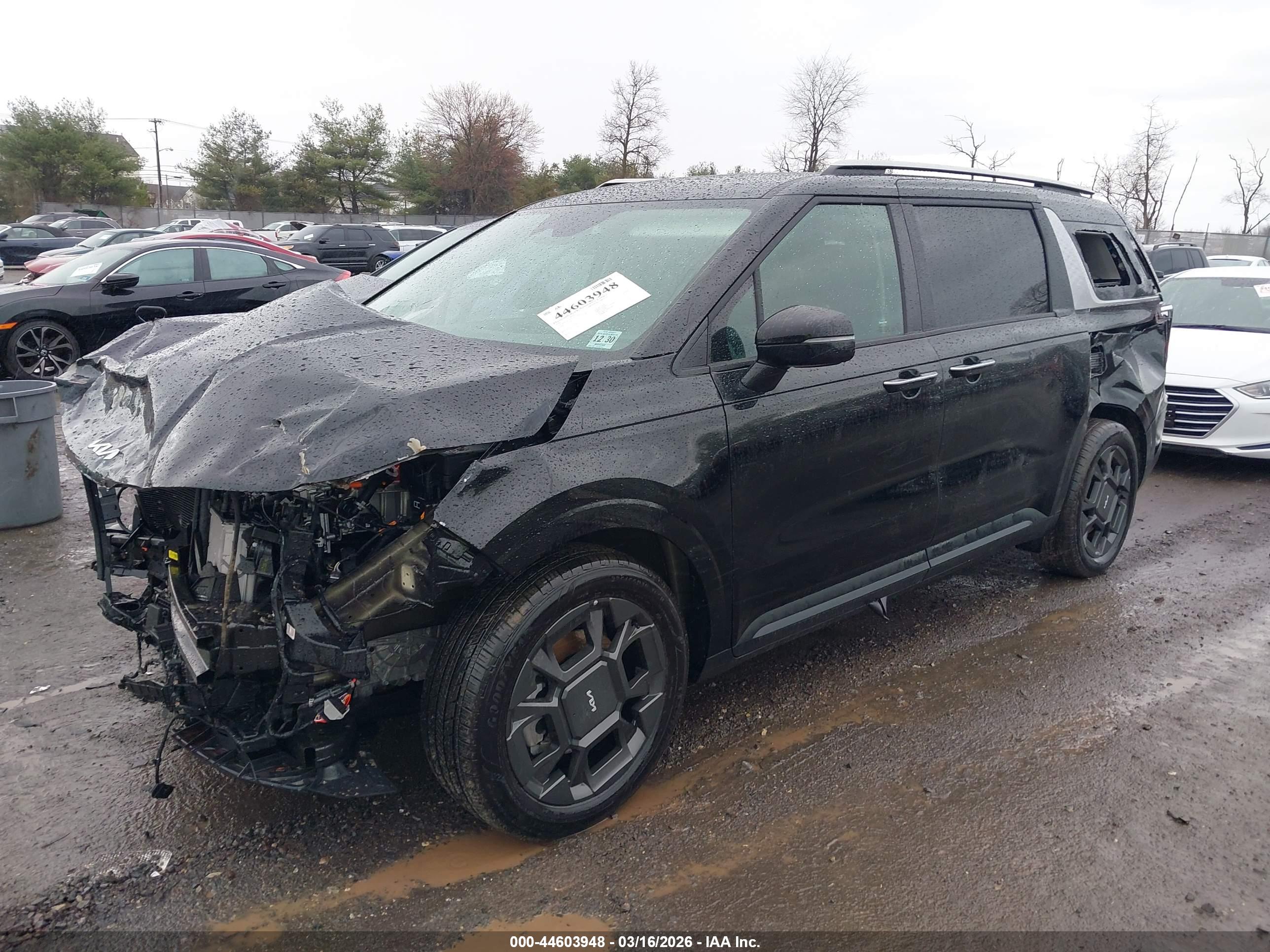KIA CARNIVAL image 2