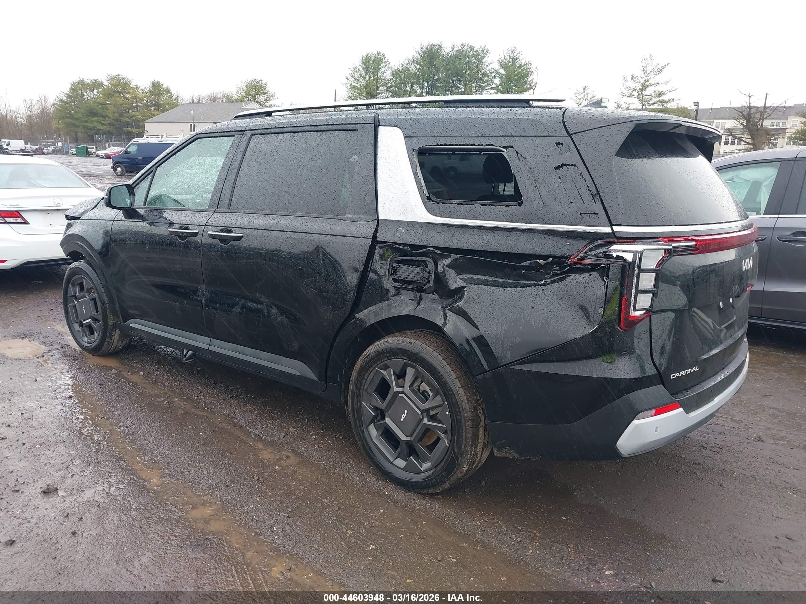 KIA CARNIVAL image 3