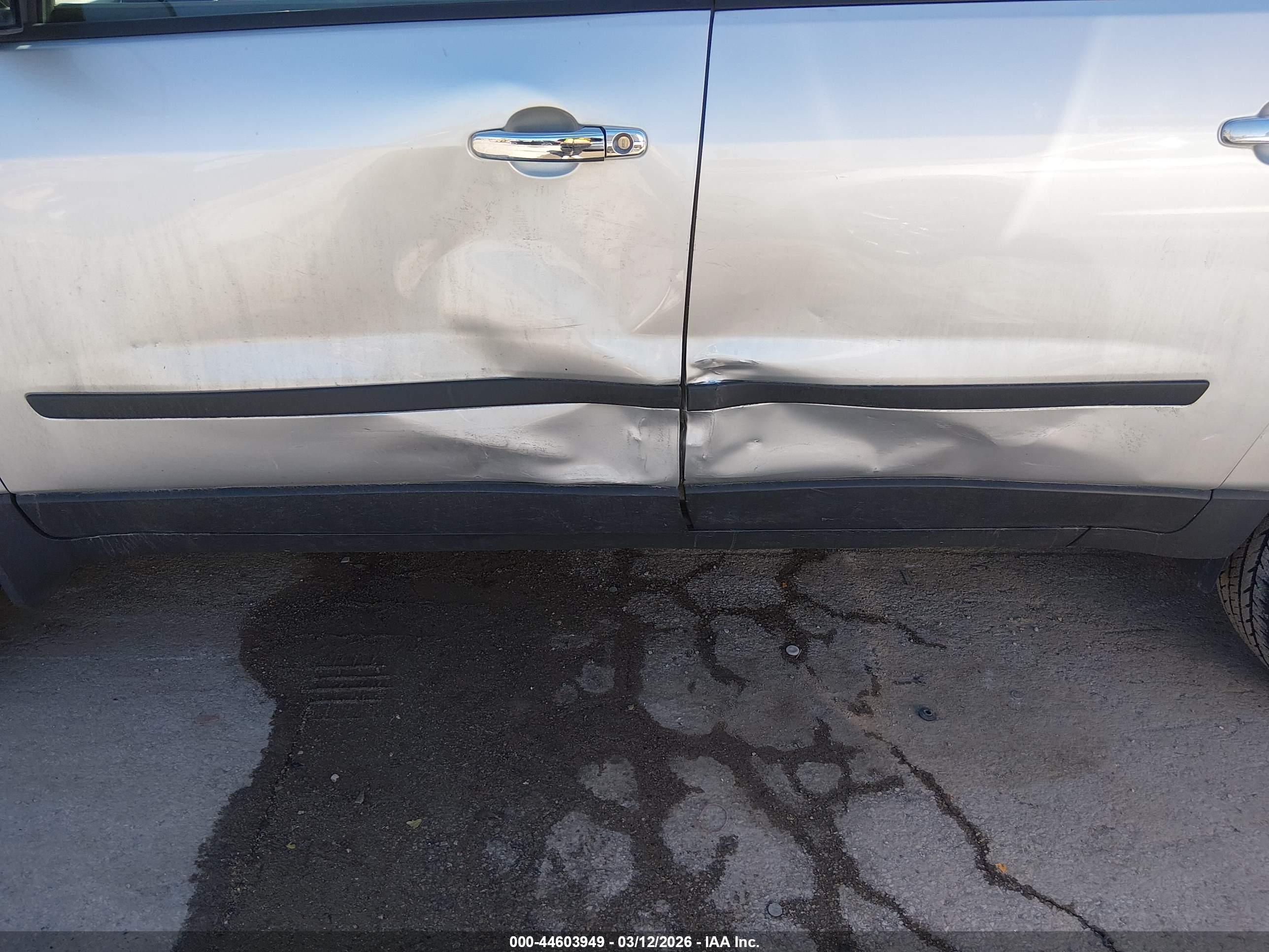 CHEVROLET TRAVERSE image 6
