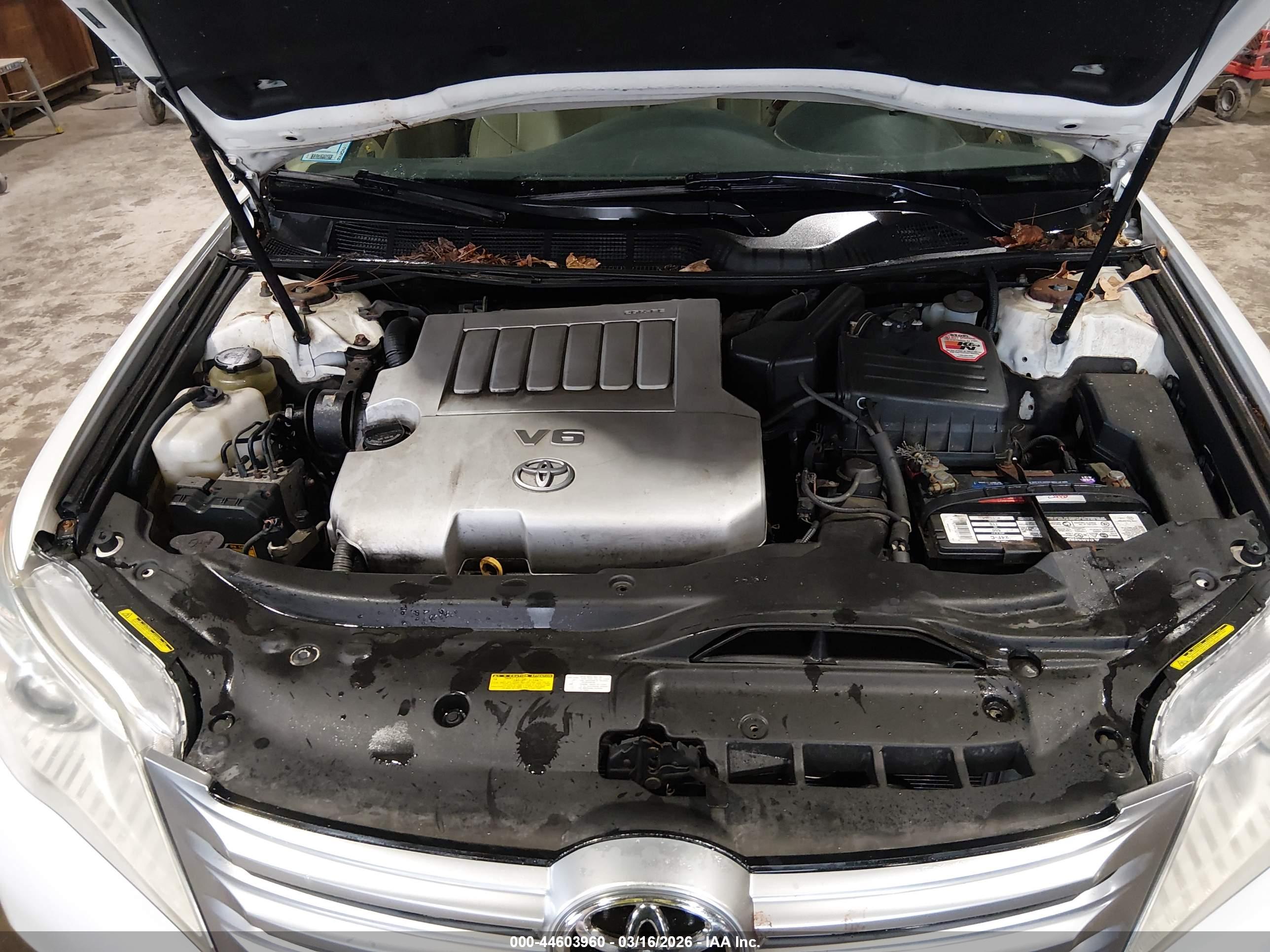 TOYOTA AVALON image 10