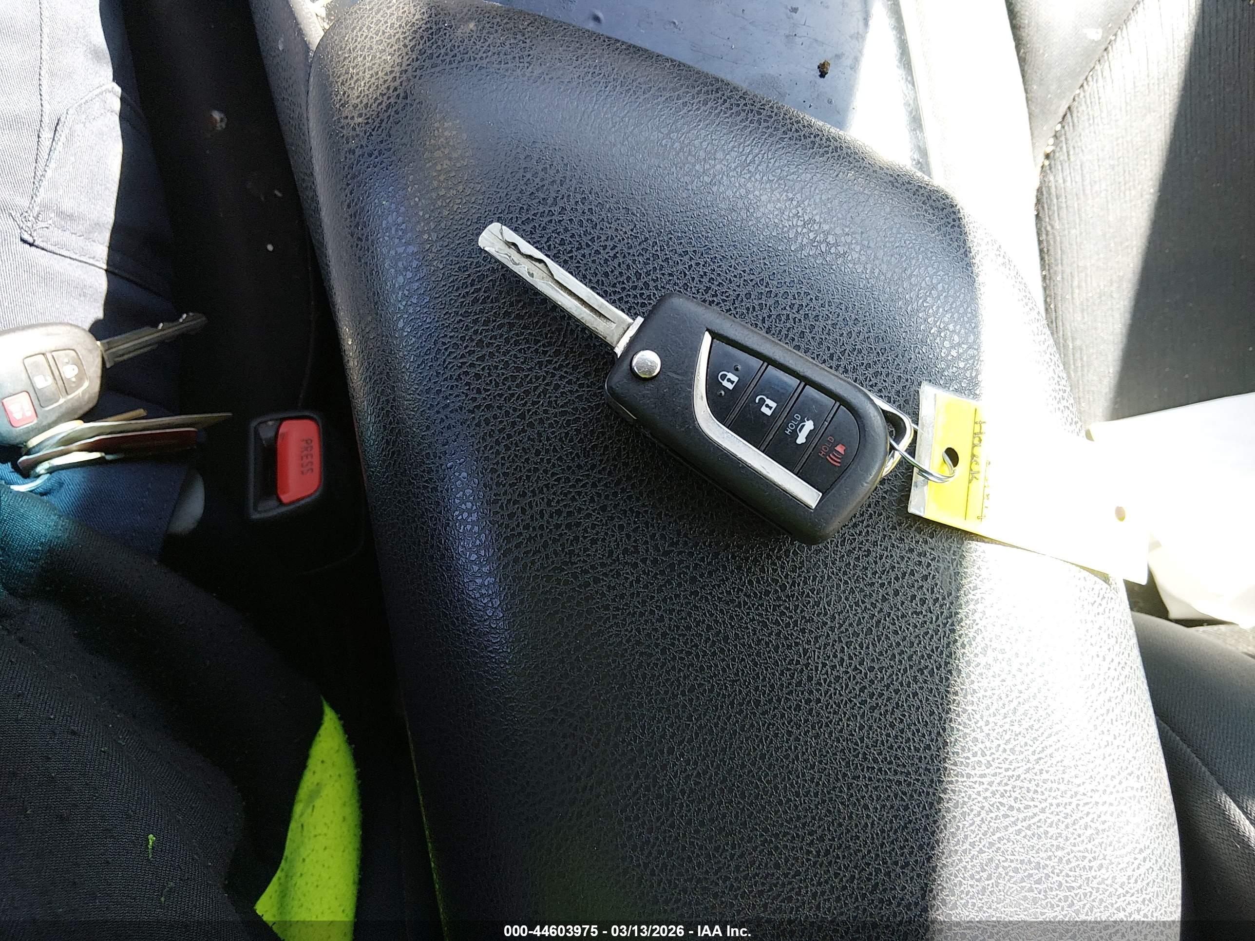TOYOTA CAMRY image 11