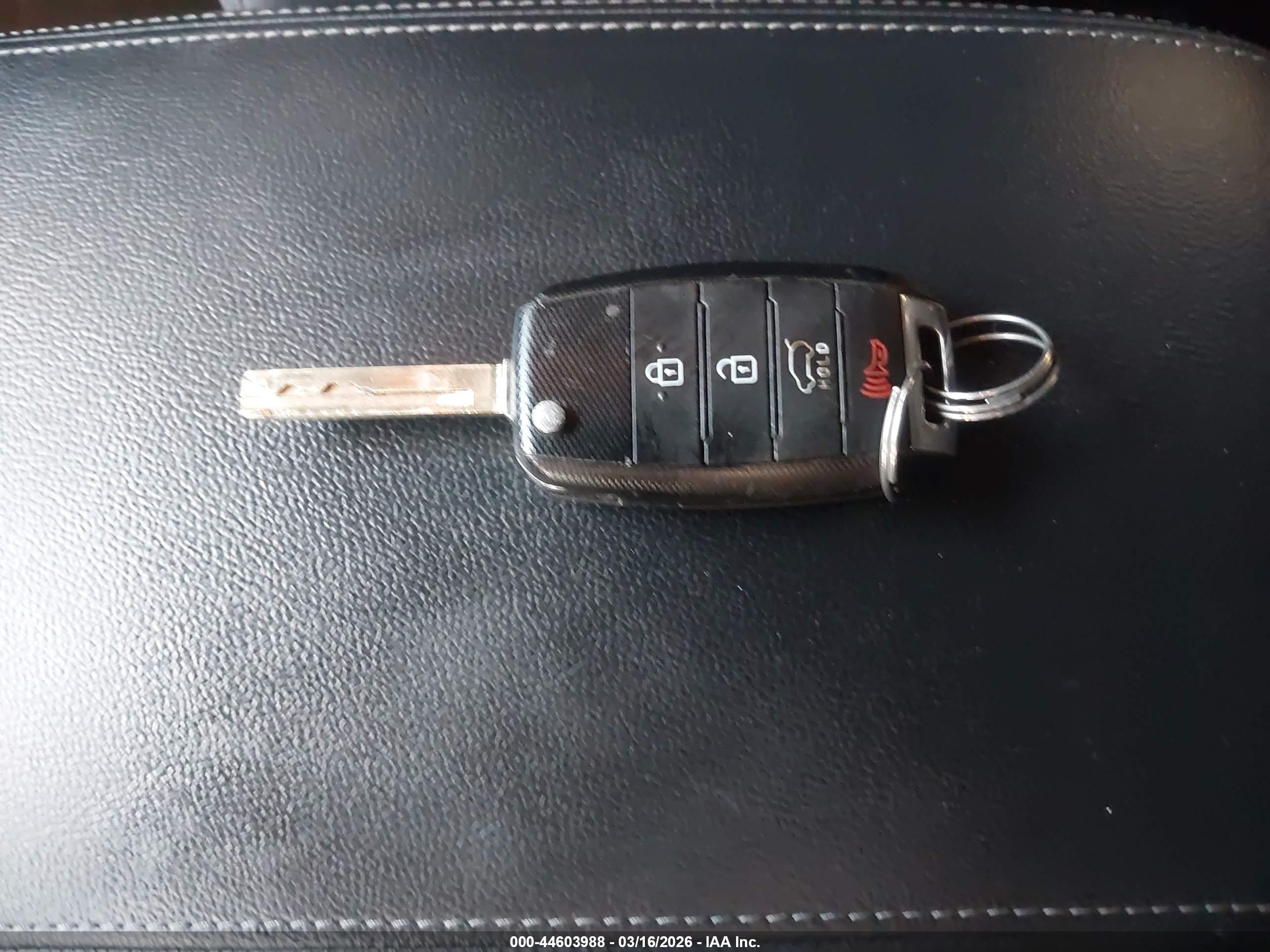 KIA SORENTO image 11