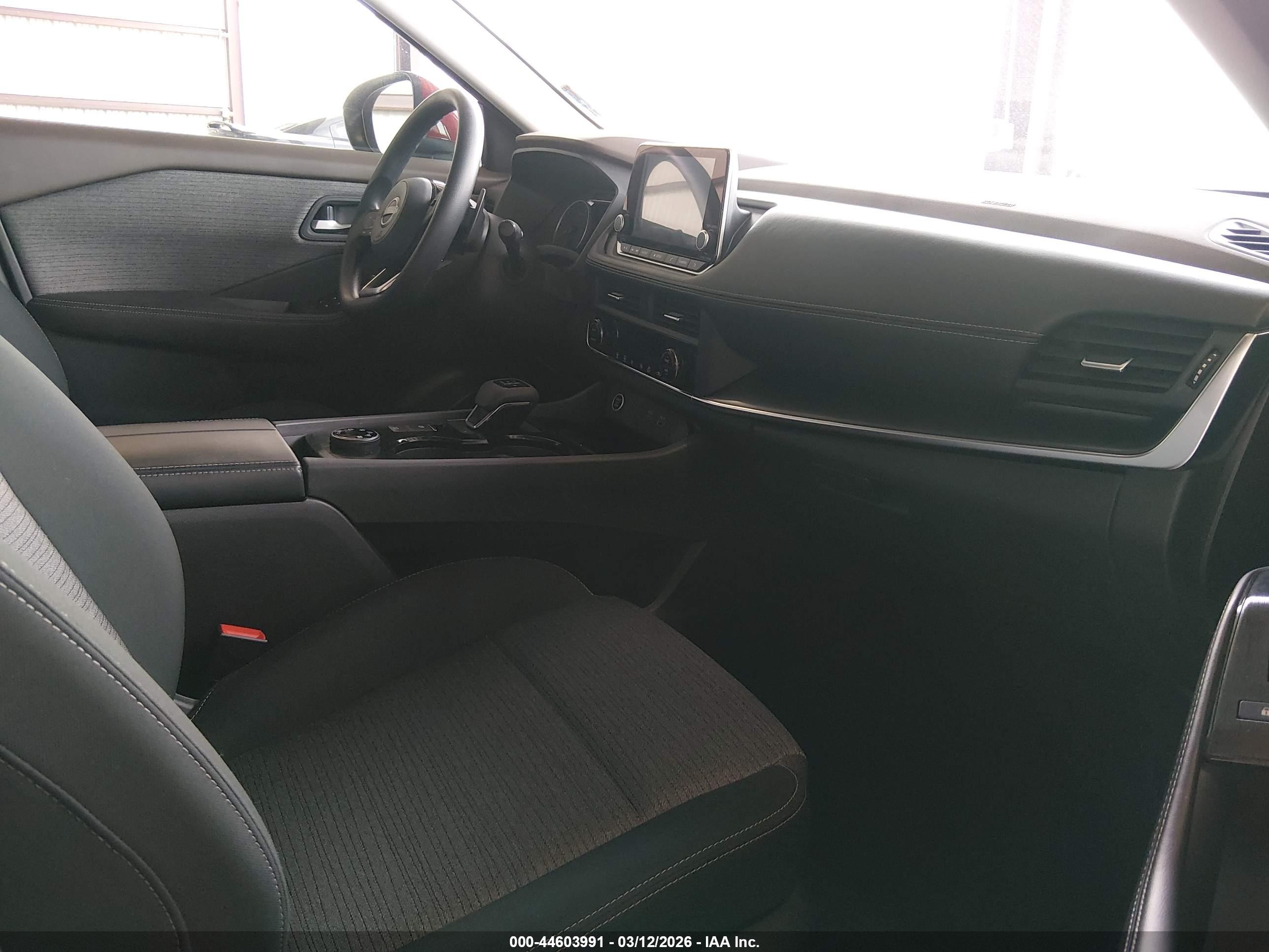 NISSAN ROGUE image 5