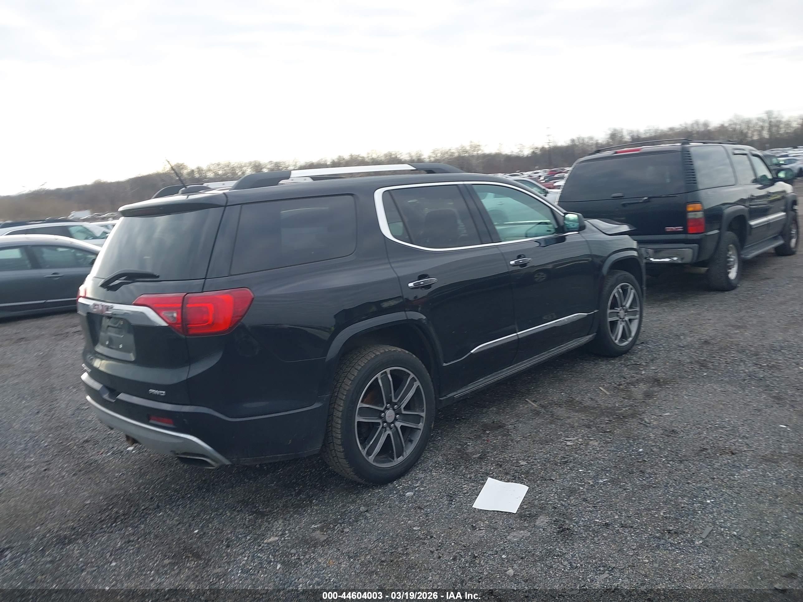 GMC ACADIA image 4