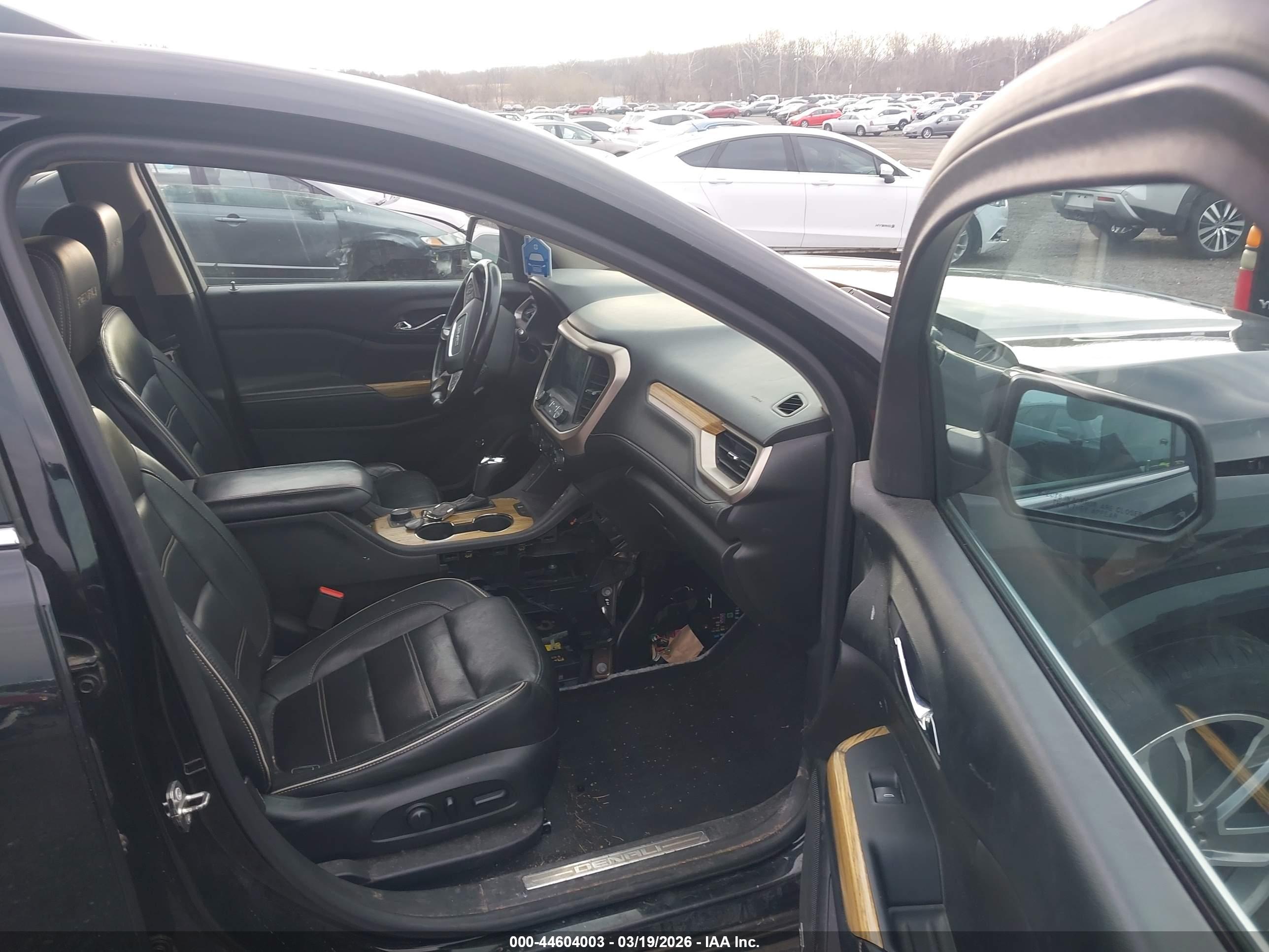 GMC ACADIA image 5