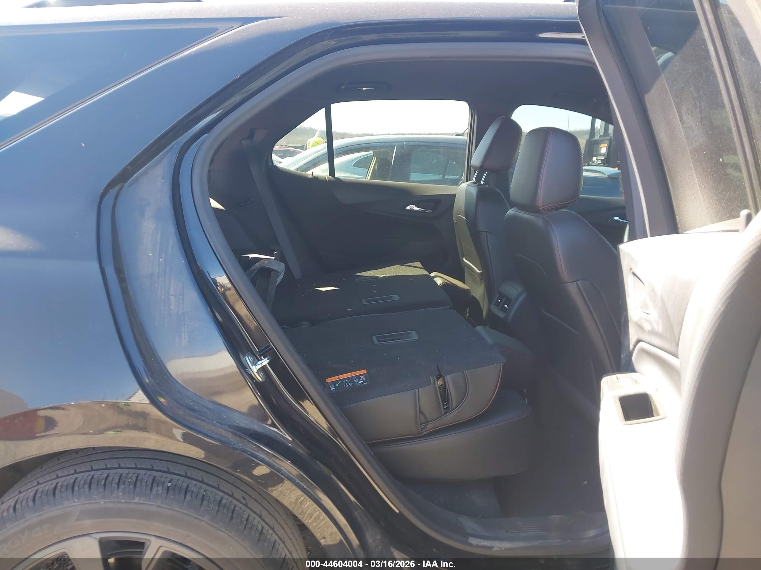 CHEVROLET EQUINOX image 8