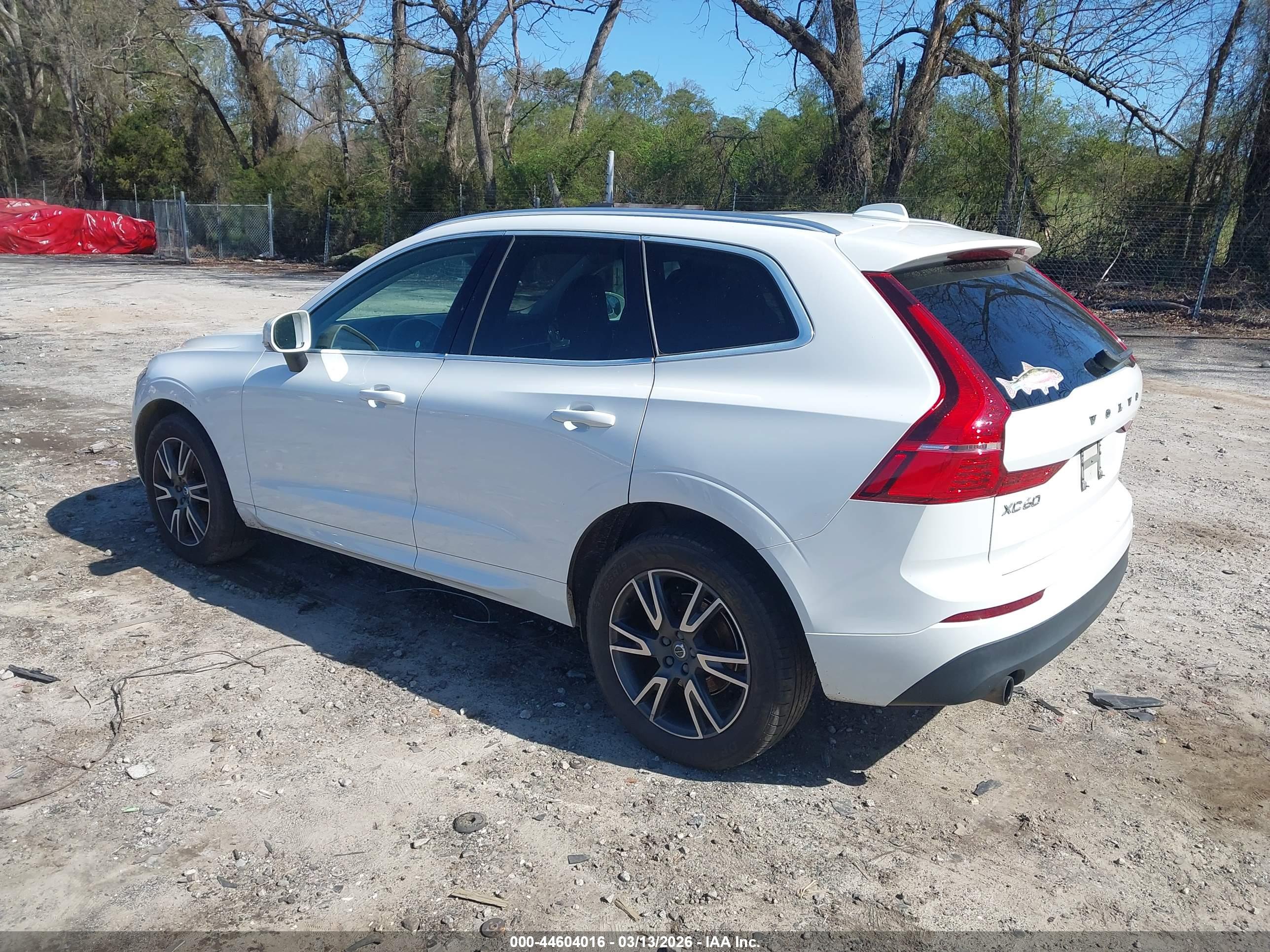 VOLVO XC60 image 3