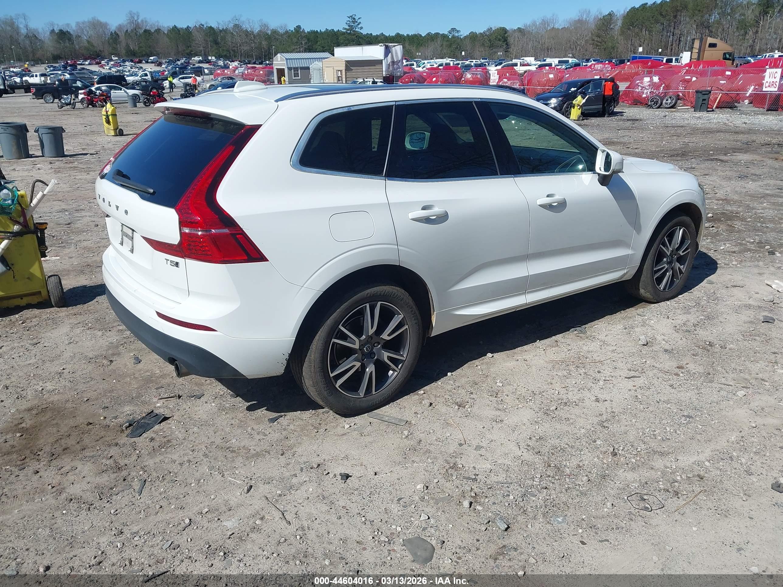 VOLVO XC60 image 4