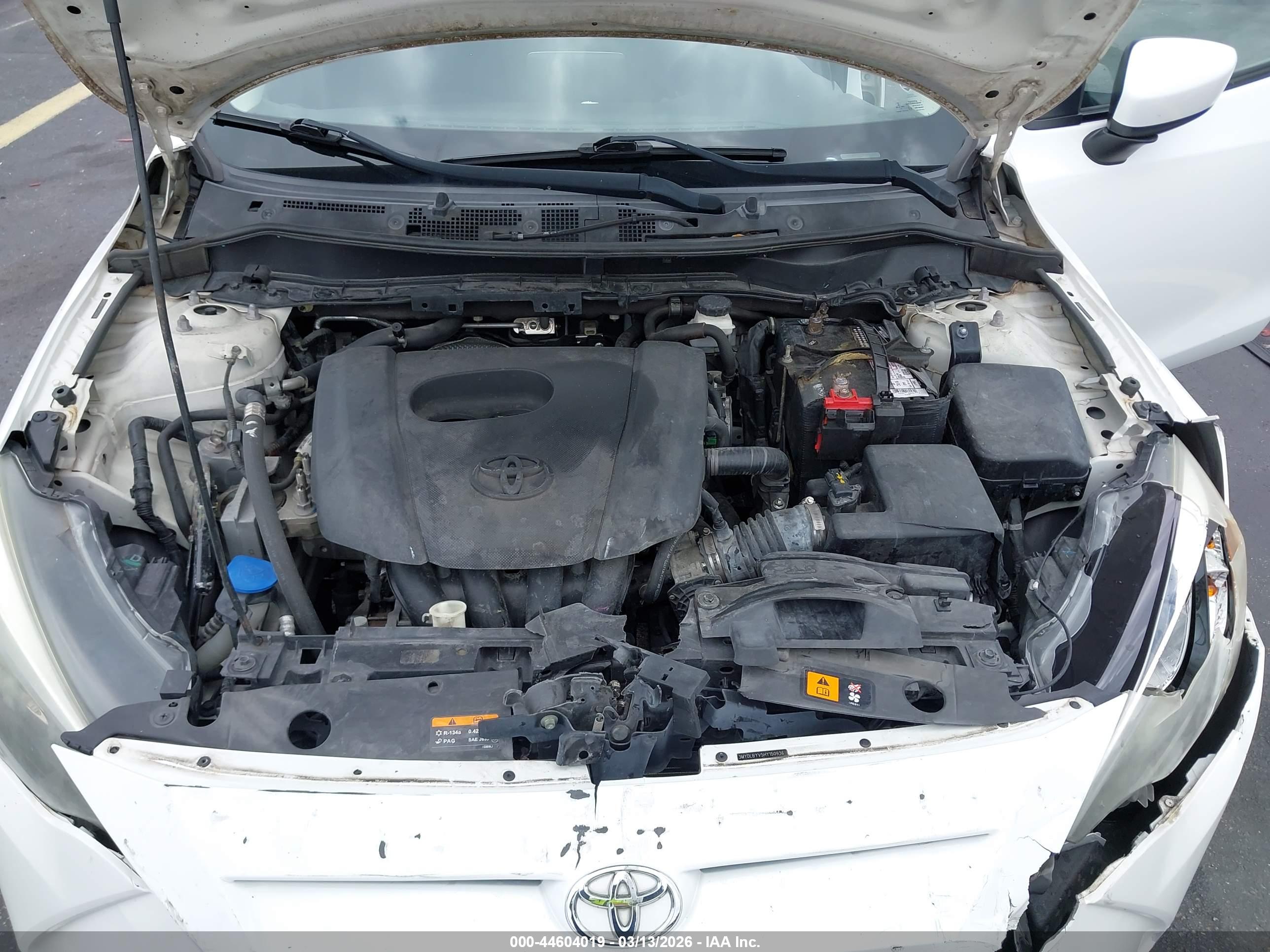 TOYOTA YARIS image 10