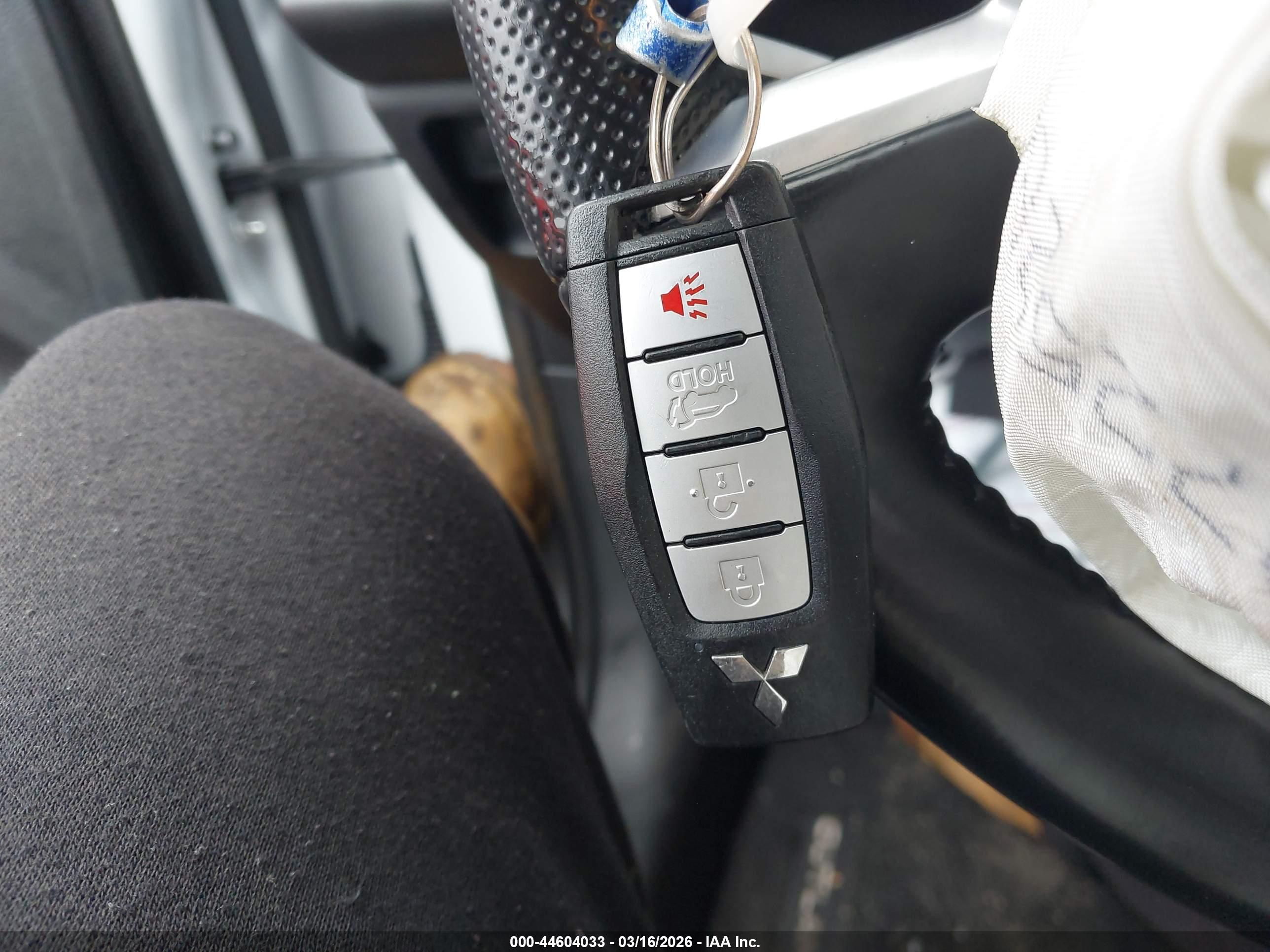 MITSUBISHI OUTLANDER image 11