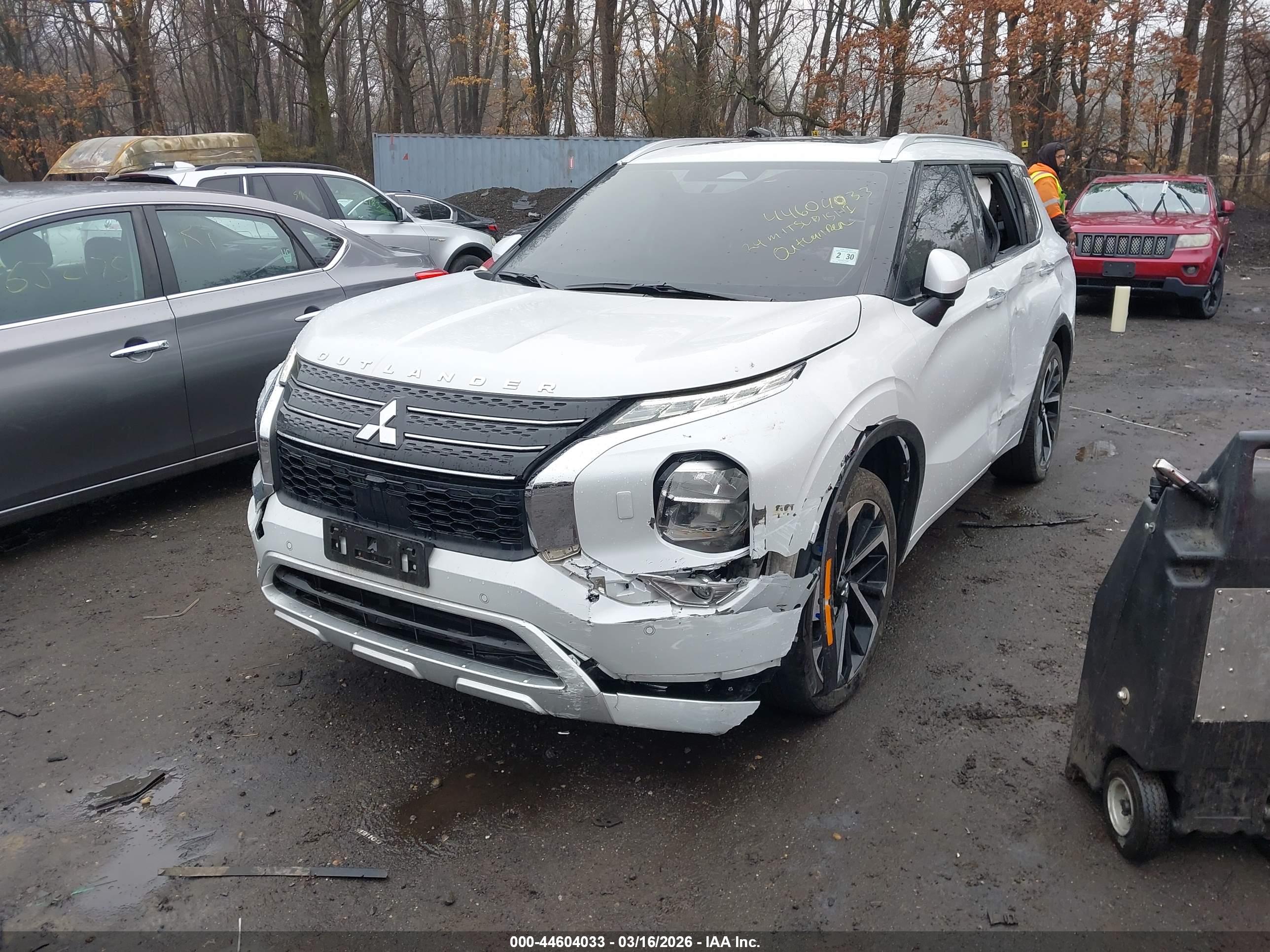 MITSUBISHI OUTLANDER image 2