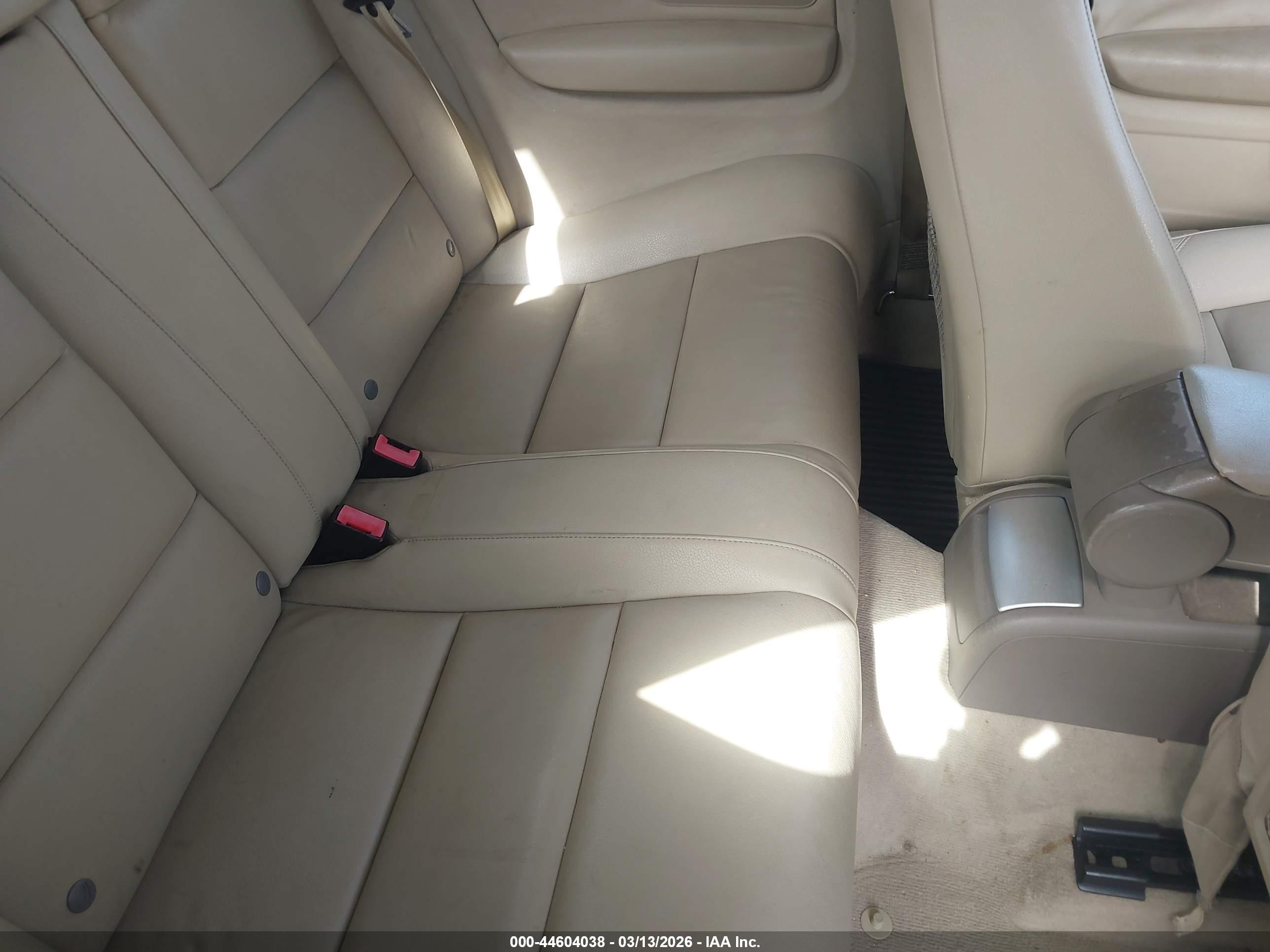 AUDI A4 image 8
