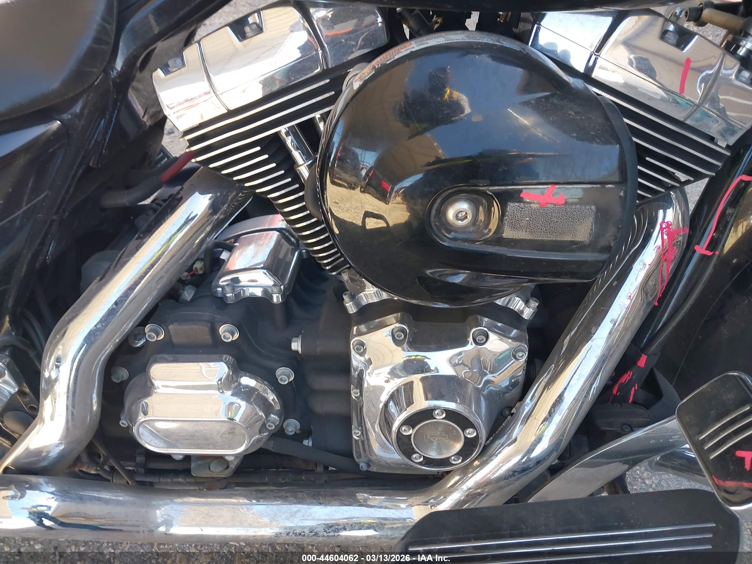 HARLEY-DAVIDSON FLHXS image 8