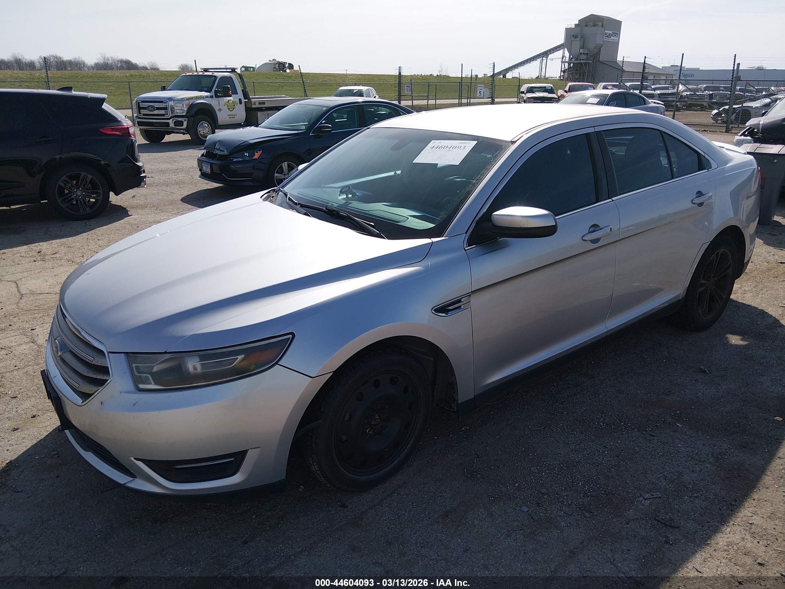 FORD TAURUS image 2