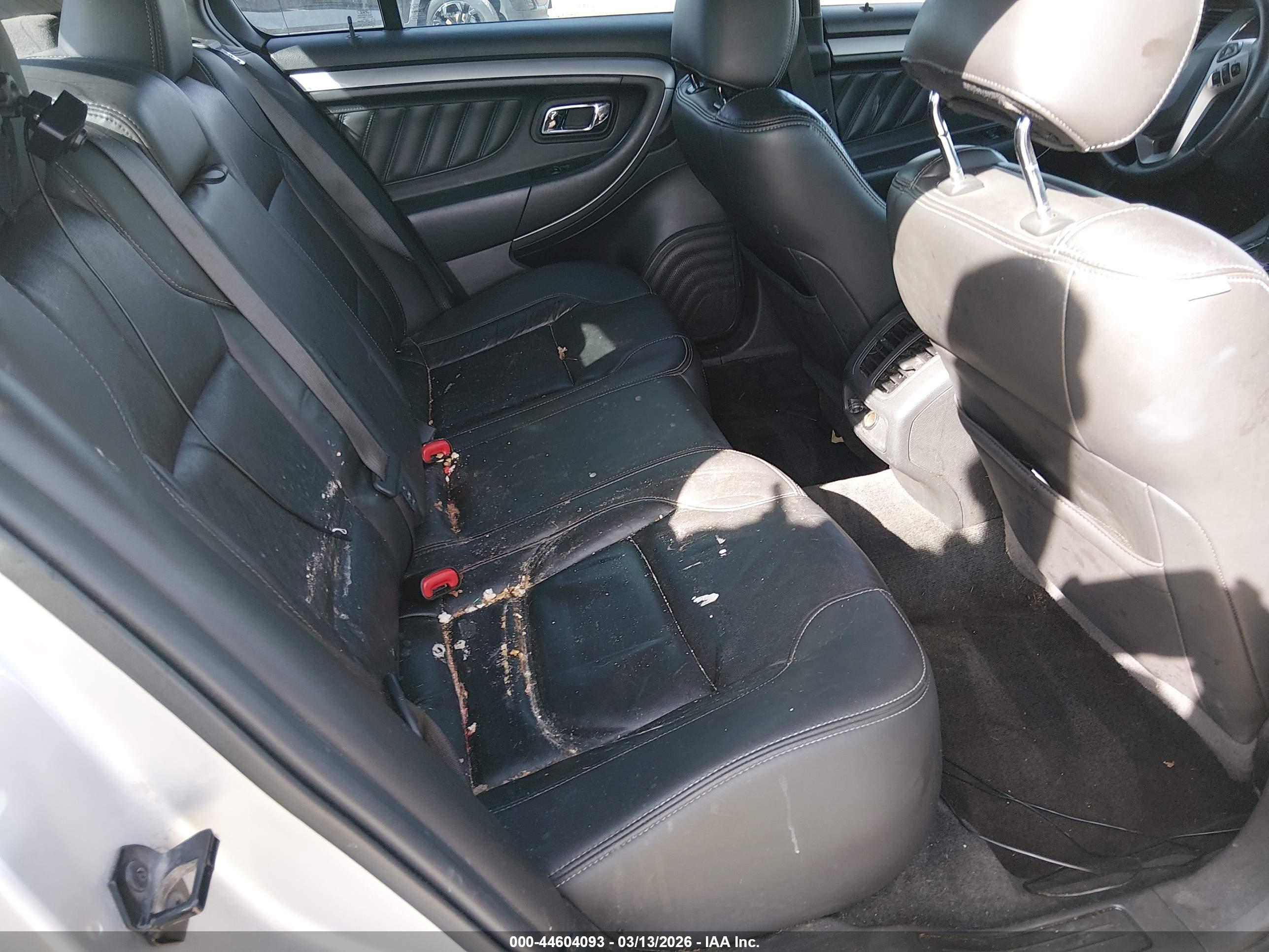 FORD TAURUS image 8
