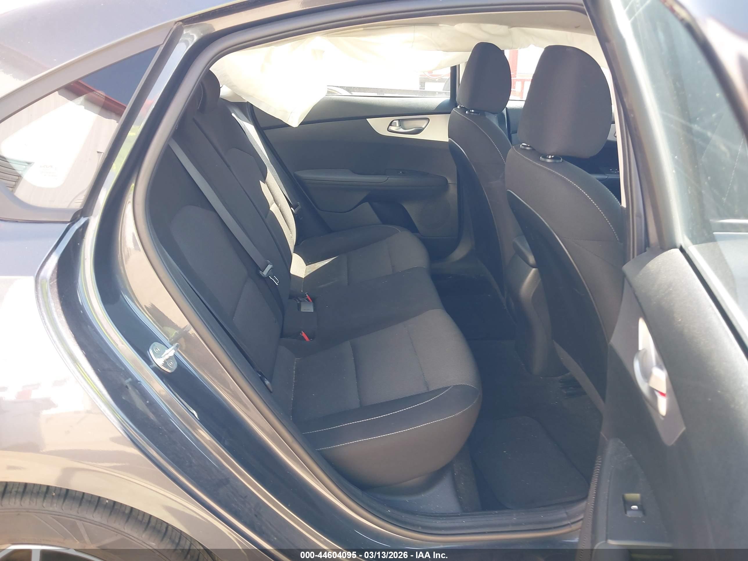 KIA FORTE image 8
