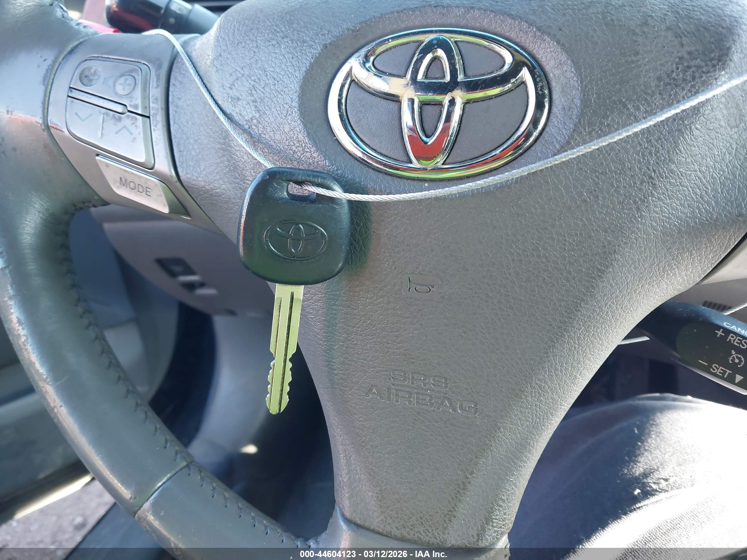 TOYOTA CAMRY image 11