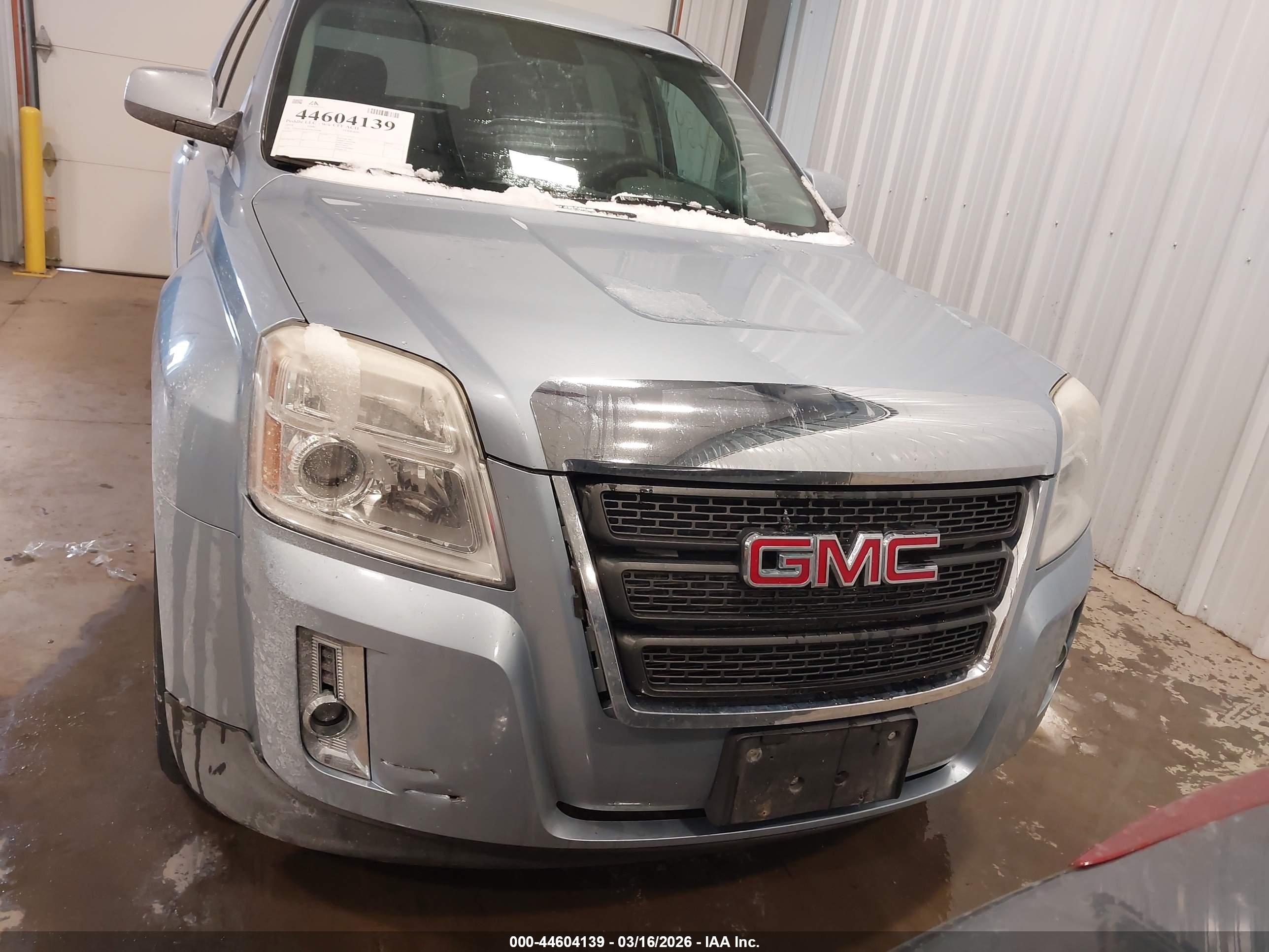 GMC TERRAIN image 6