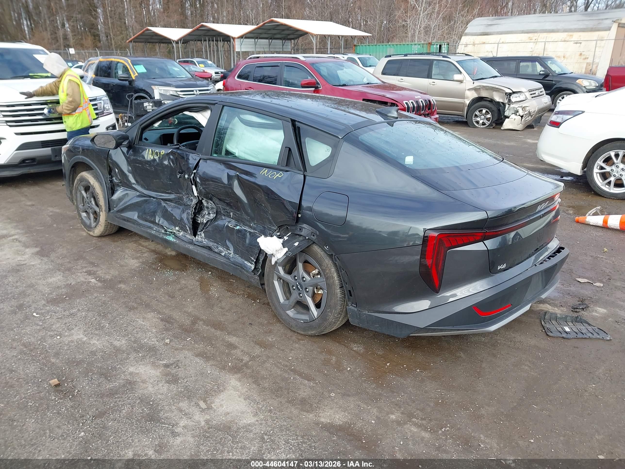 KIA K4 image 3