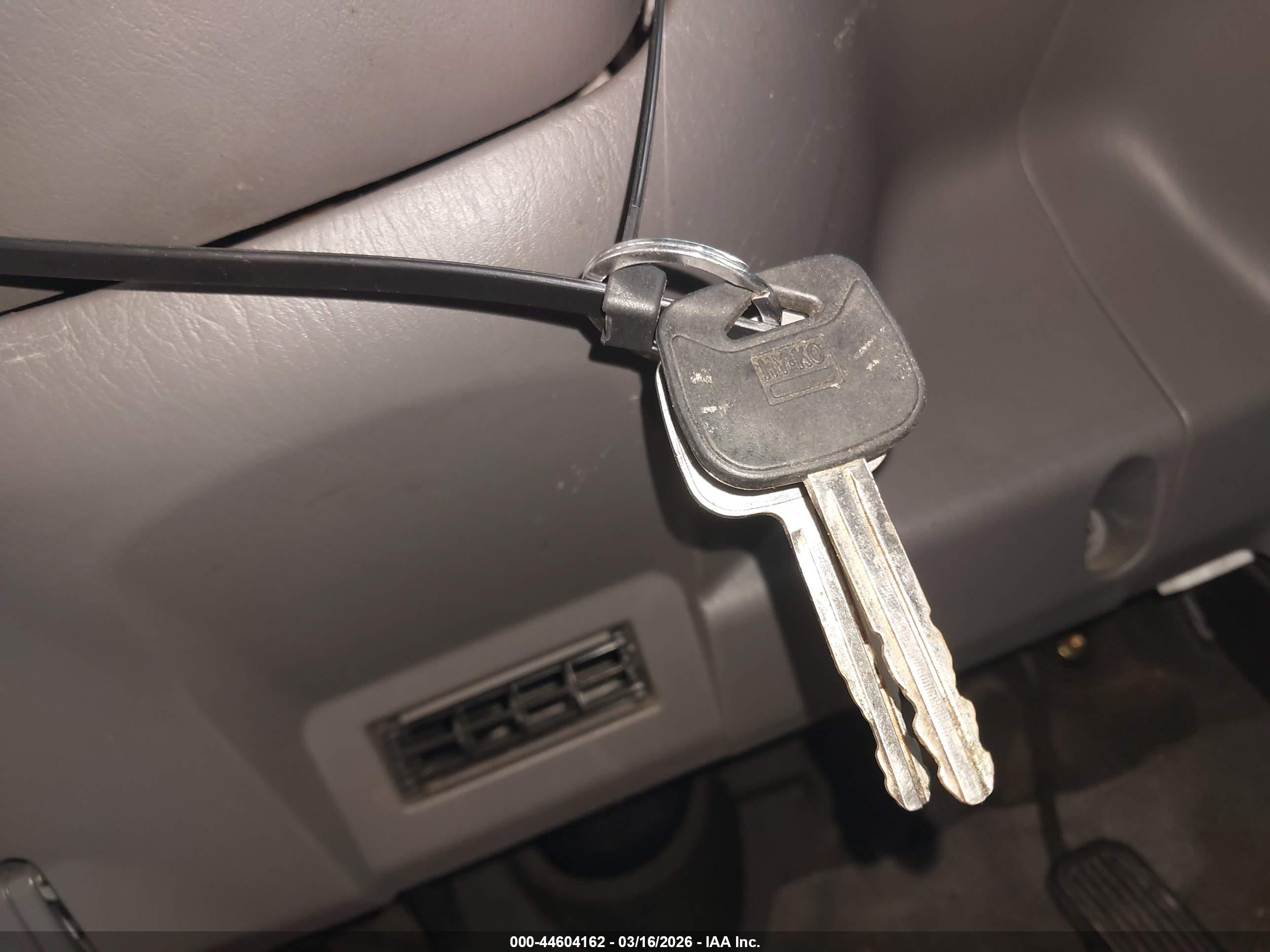 TOYOTA TUNDRA image 11