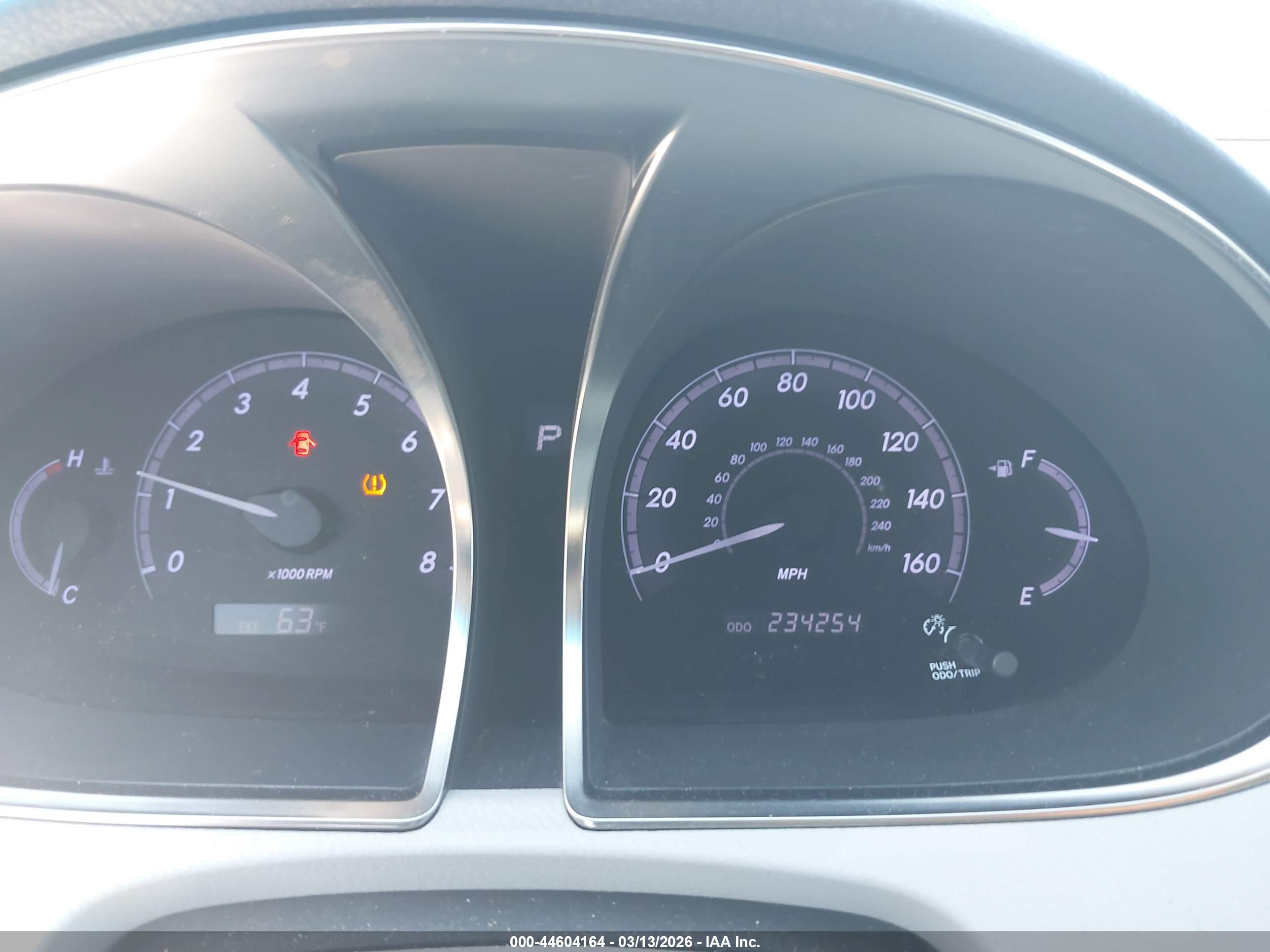 TOYOTA AVALON image 7
