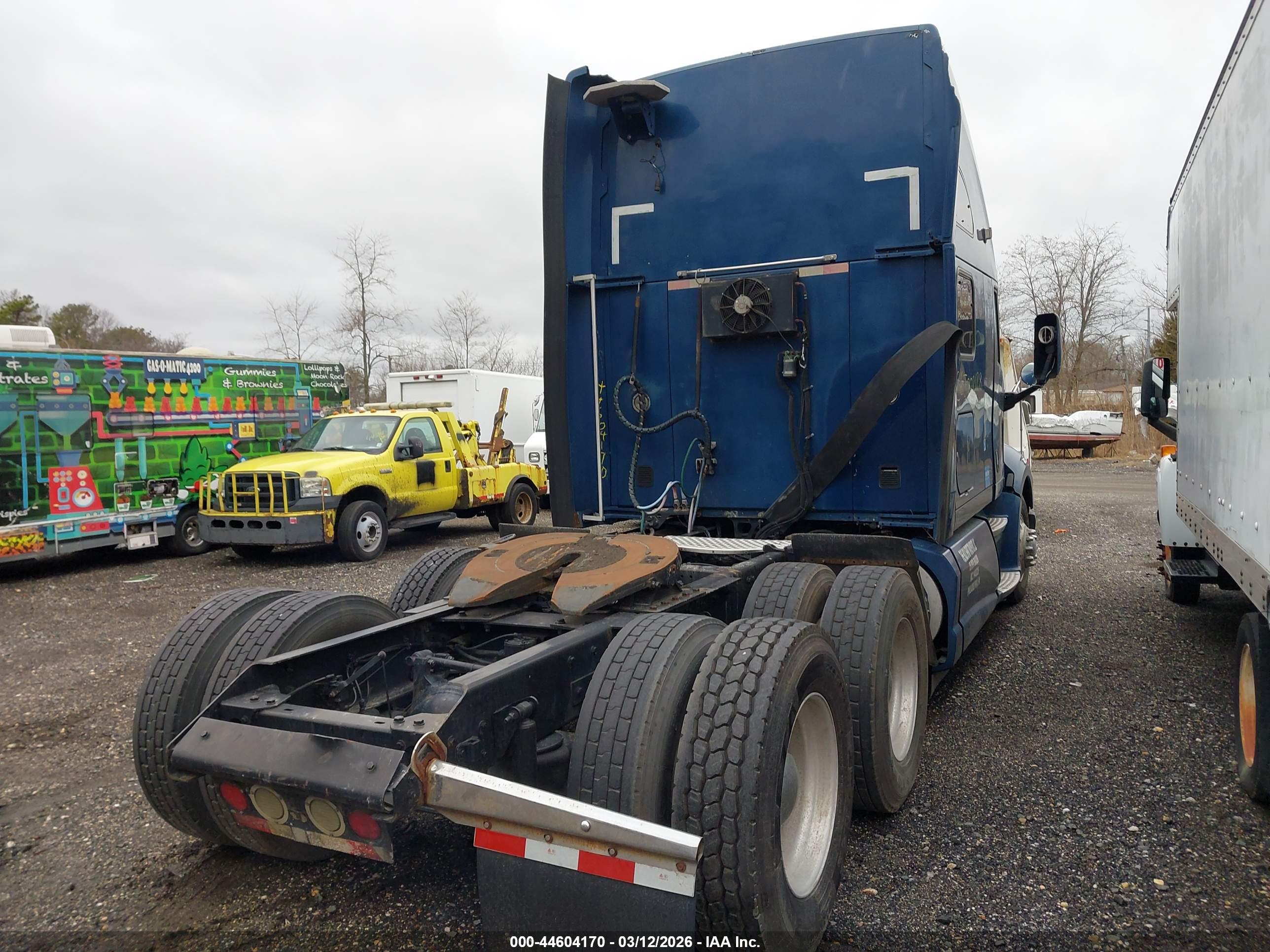 KENWORTH CONSTRUCTION image 4