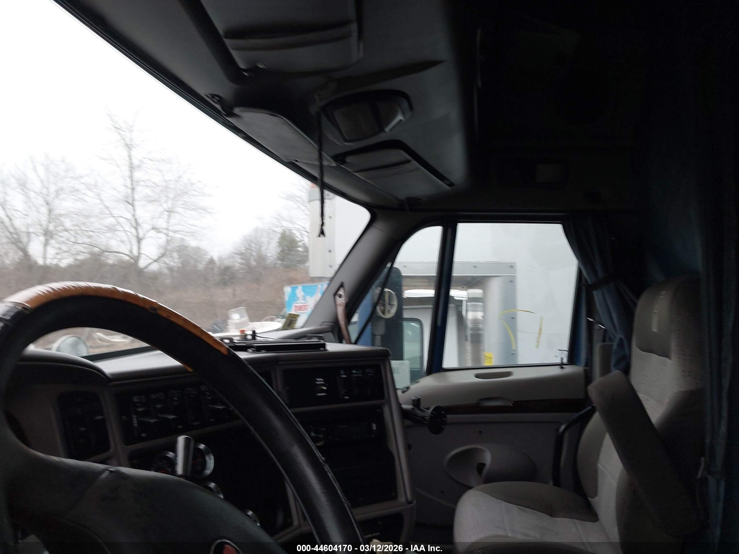 KENWORTH CONSTRUCTION image 8