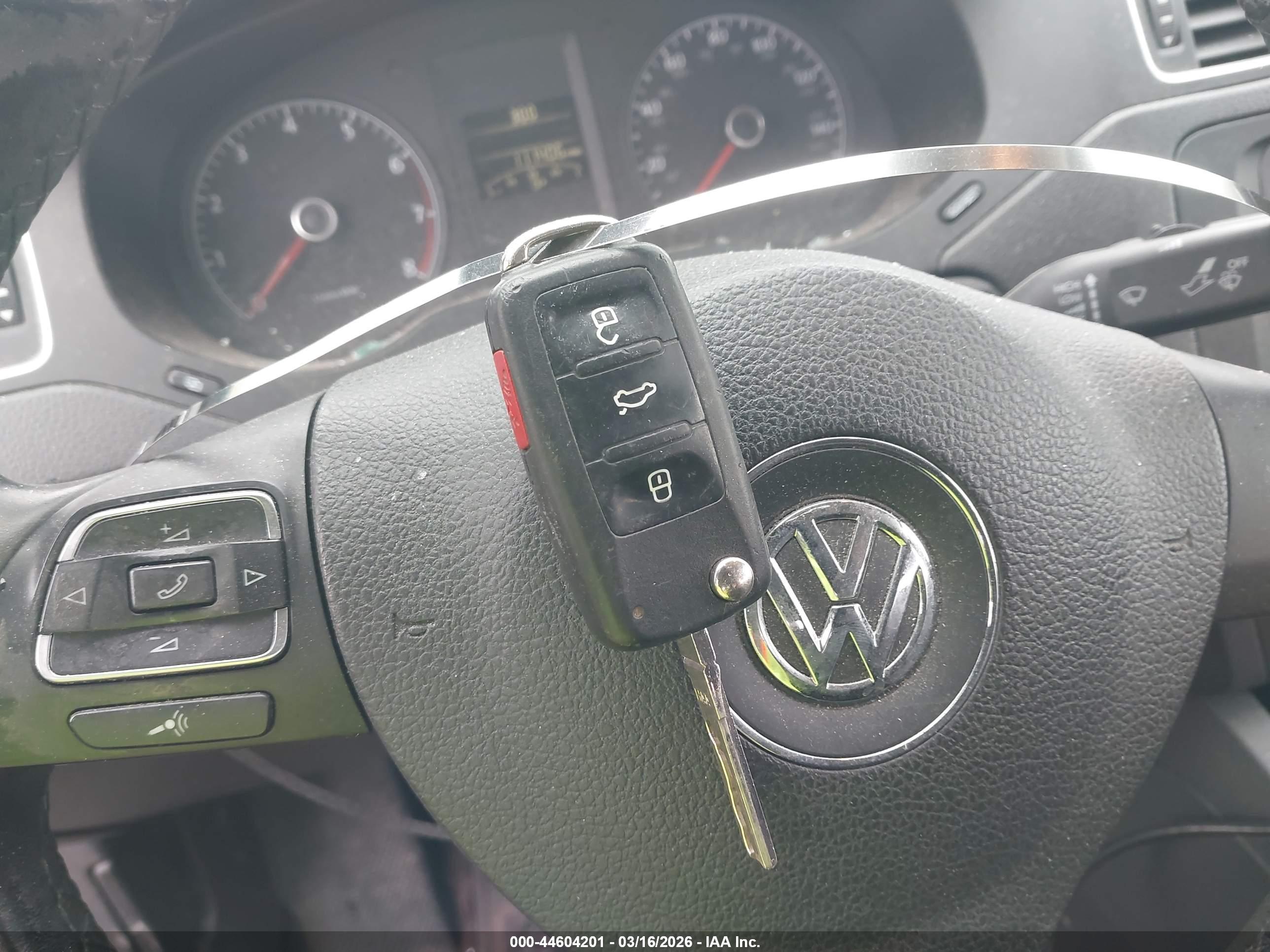 VOLKSWAGEN JETTA image 11