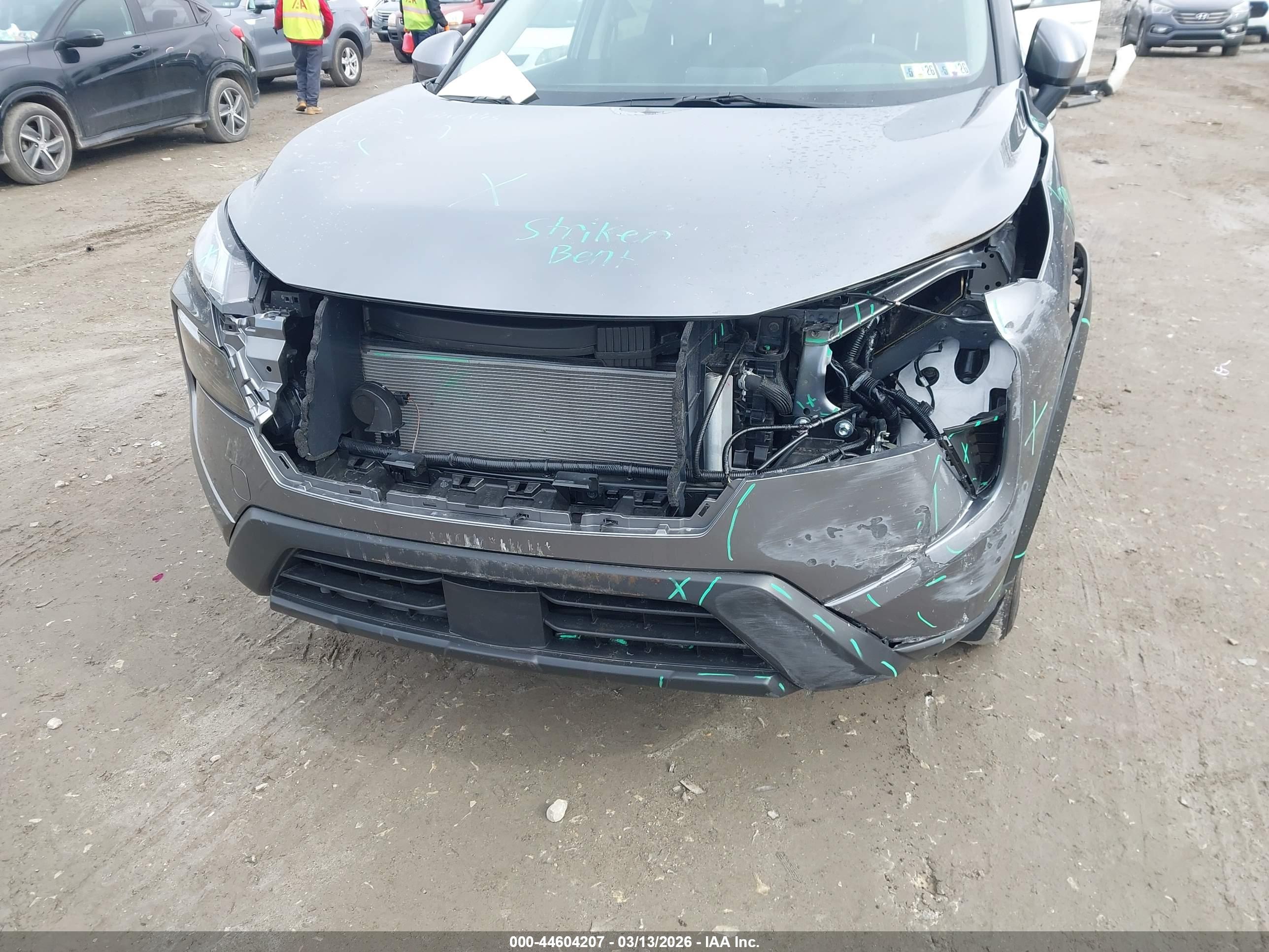 NISSAN ROGUE image 6