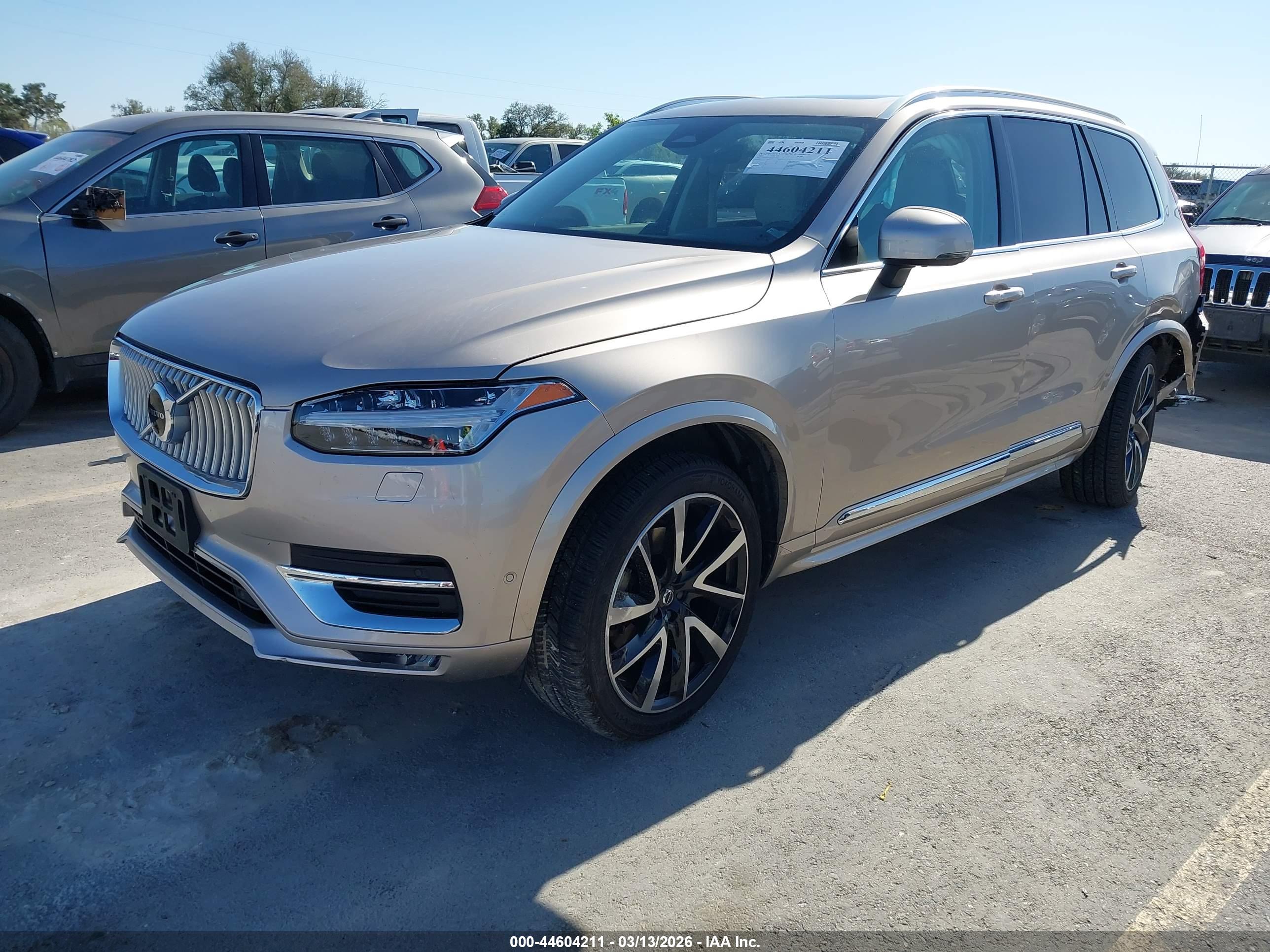 VOLVO XC90 image 2