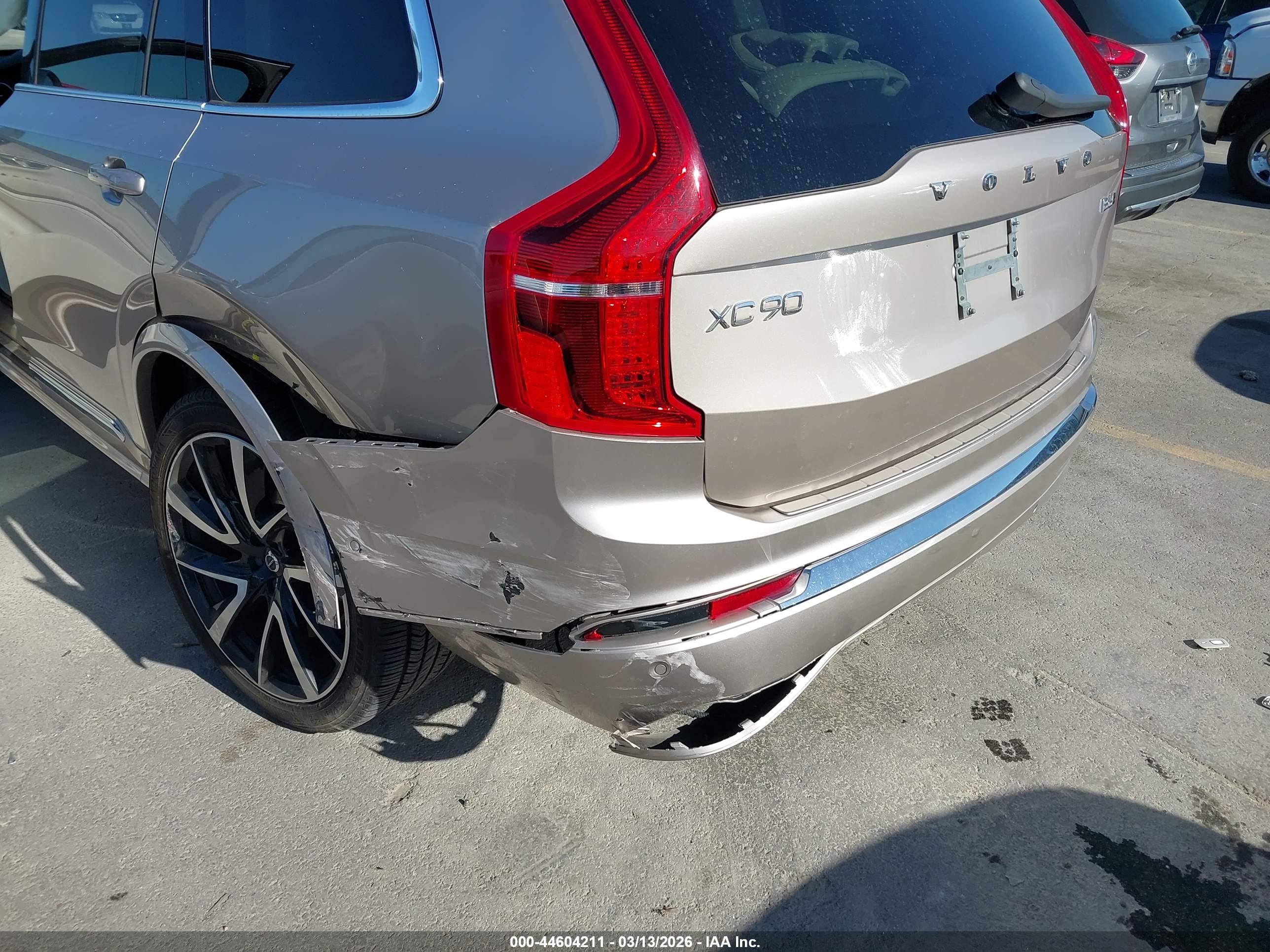 VOLVO XC90 image 6