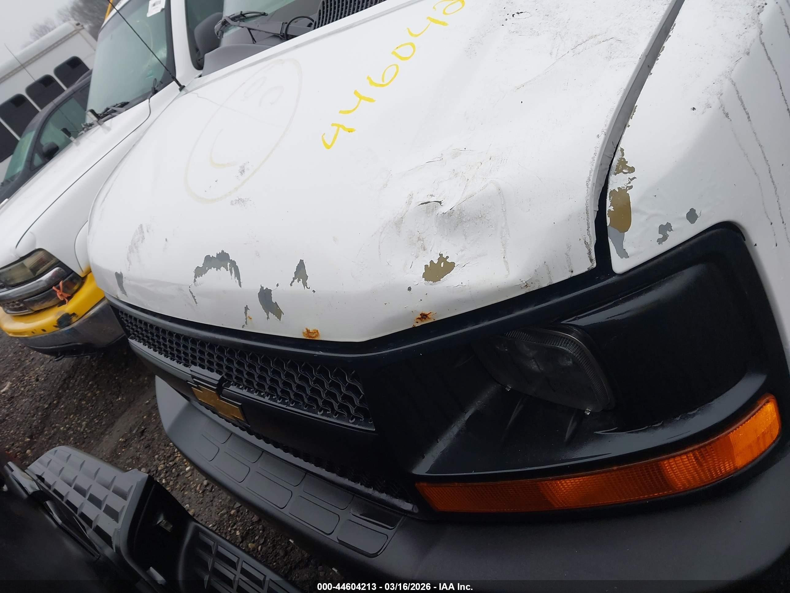 CHEVROLET EXPRESS image 10