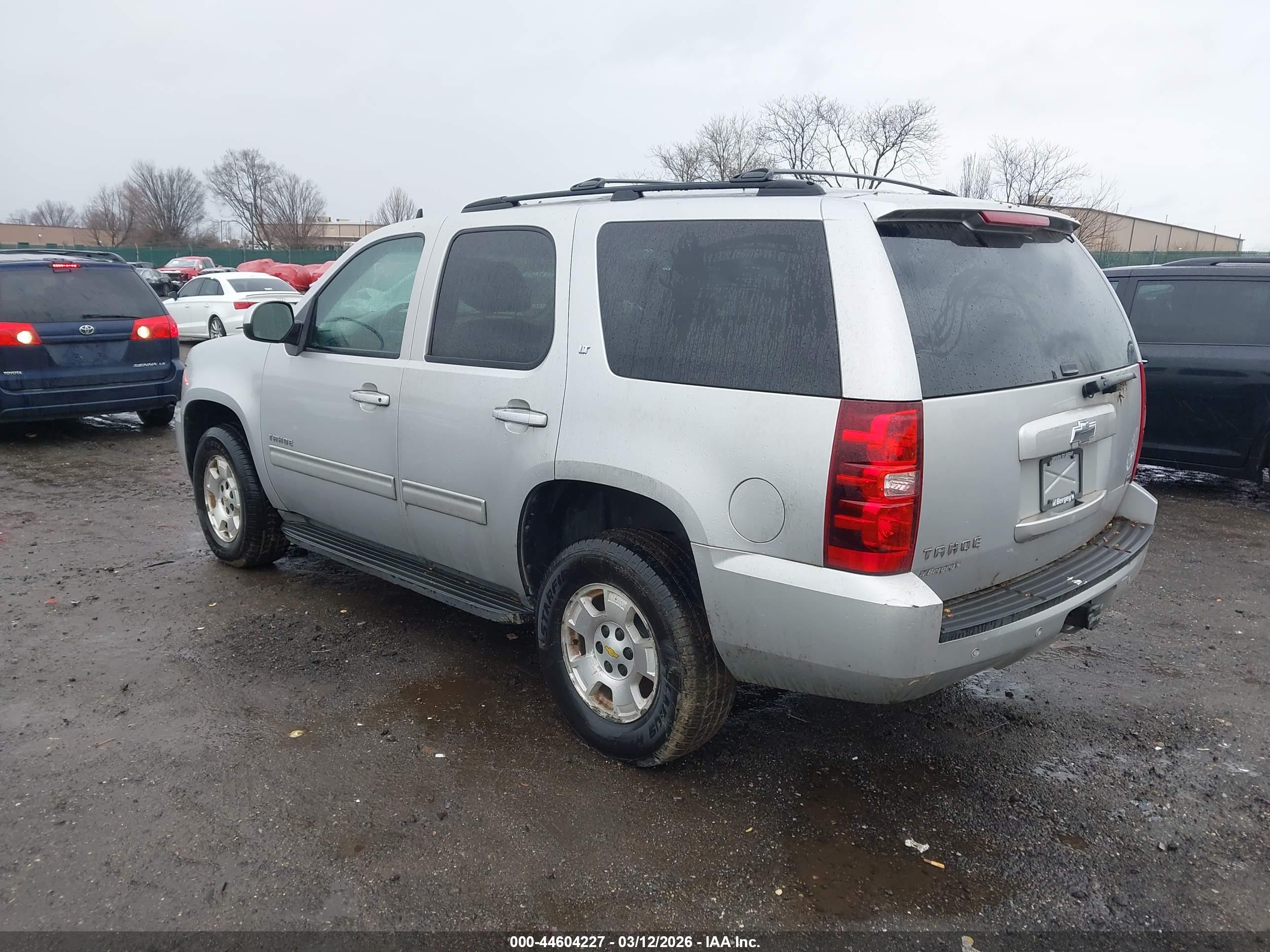 CHEVROLET TAHOE image 3