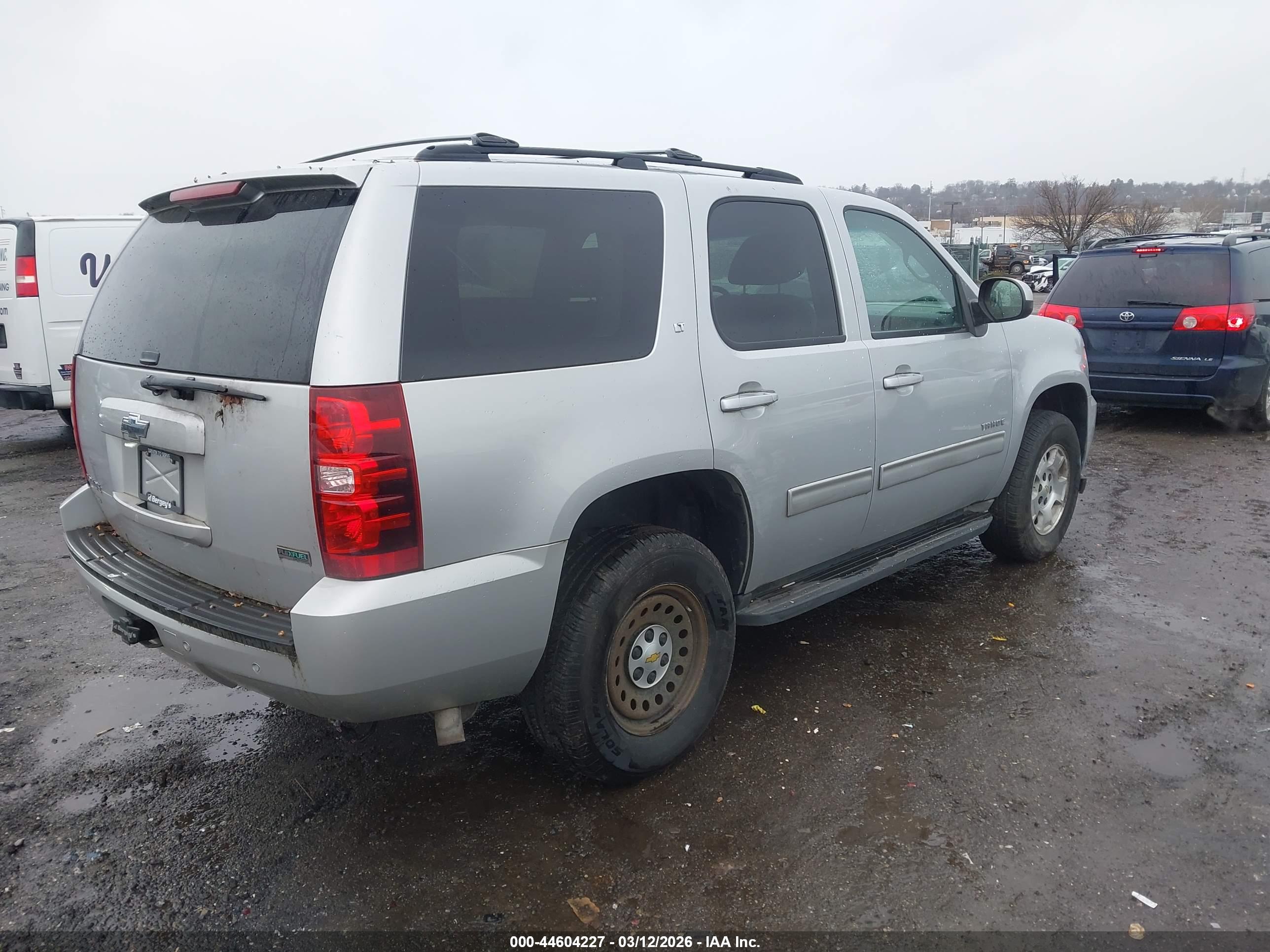 CHEVROLET TAHOE image 4