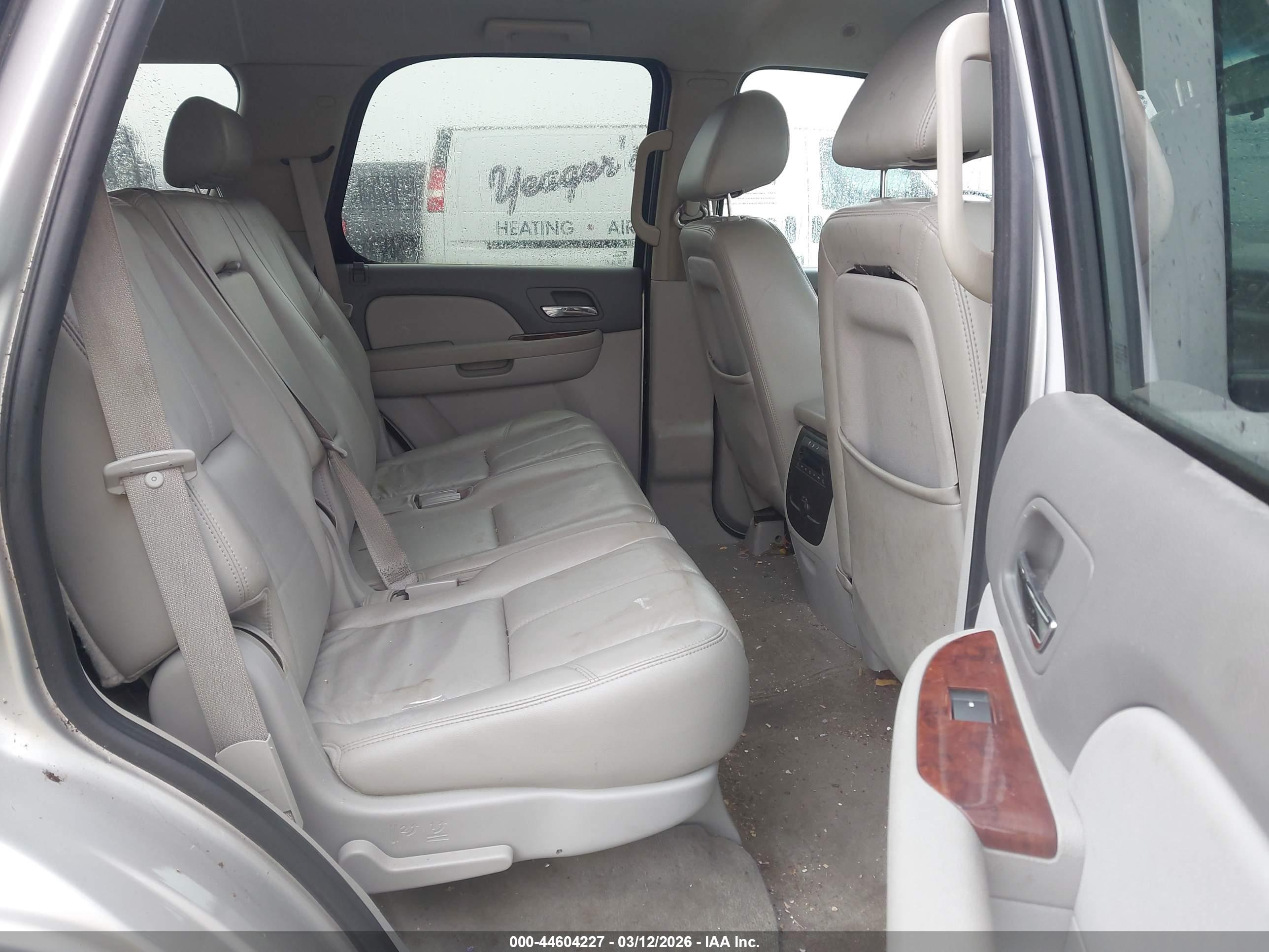 CHEVROLET TAHOE image 8