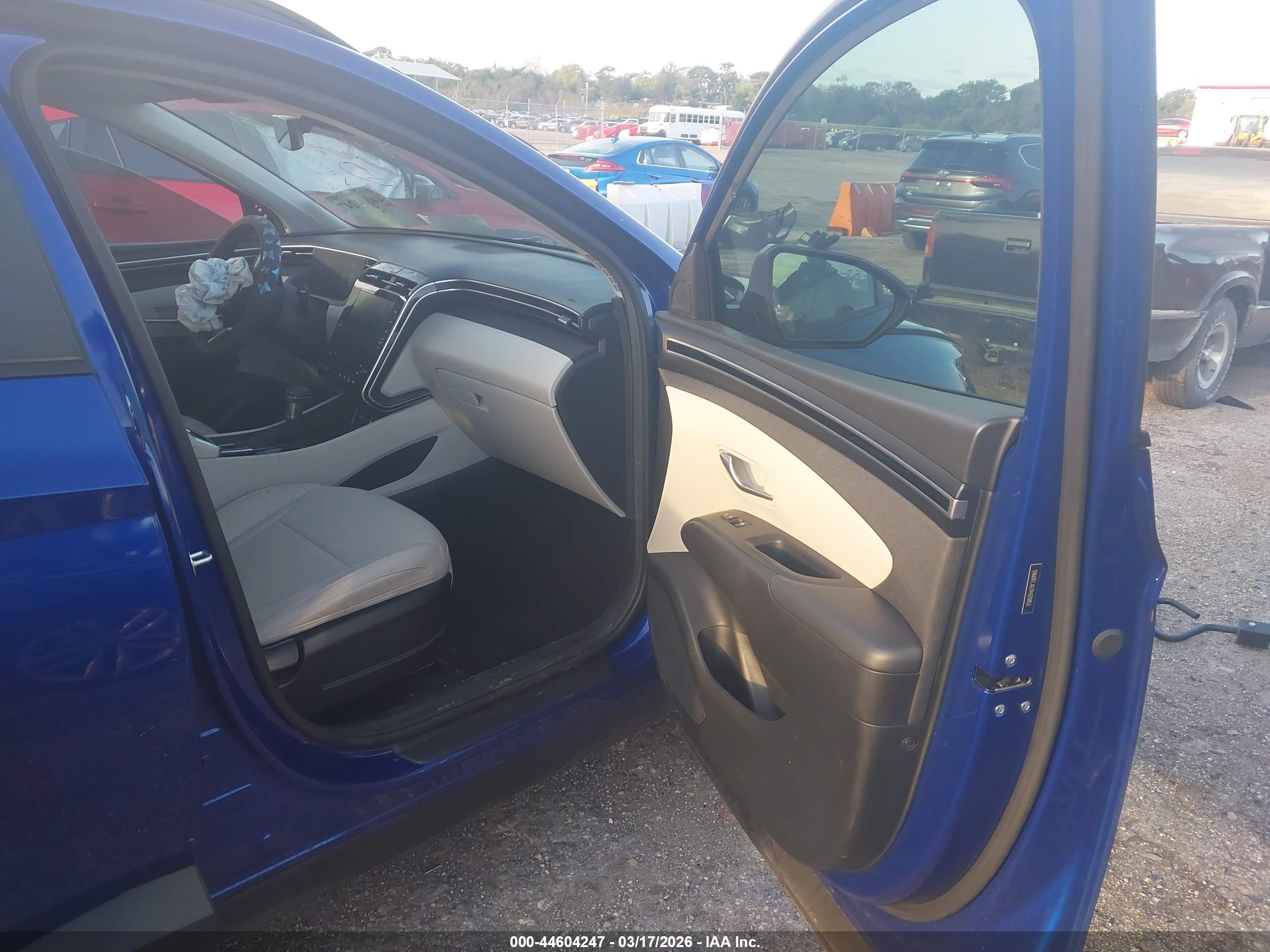 HYUNDAI TUCSON image 5
