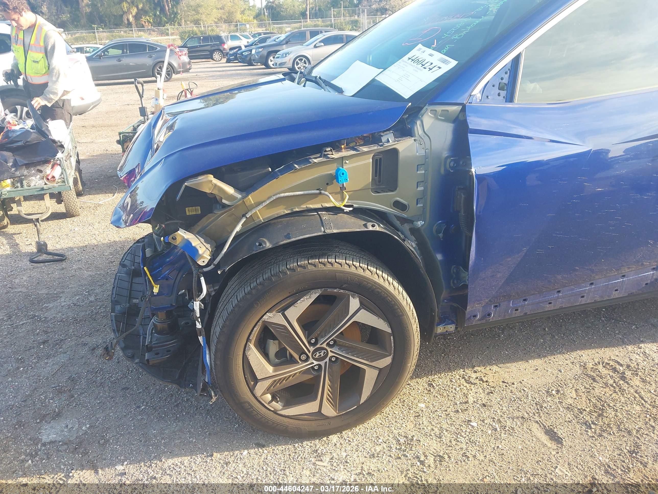 HYUNDAI TUCSON image 6