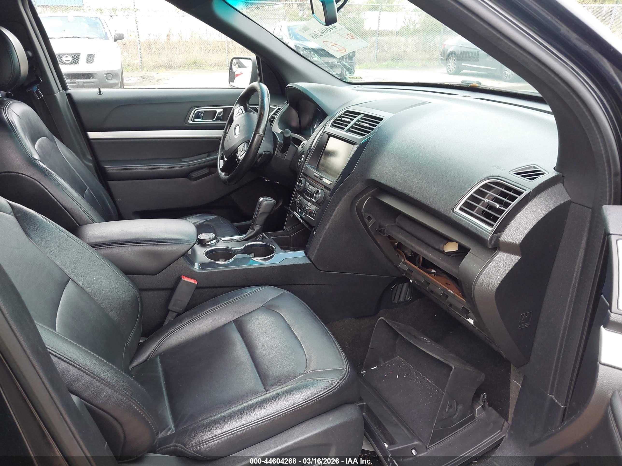 FORD EXPLORER image 5