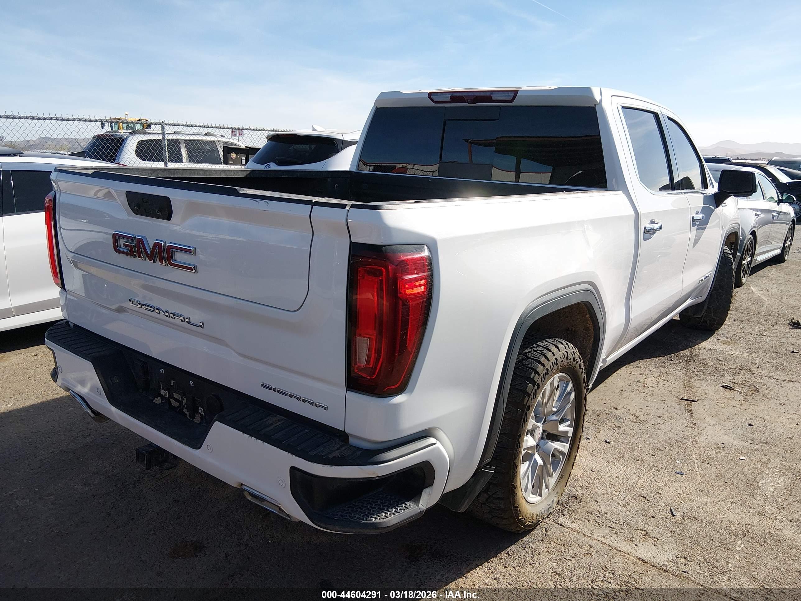 GMC SIERRA image 4