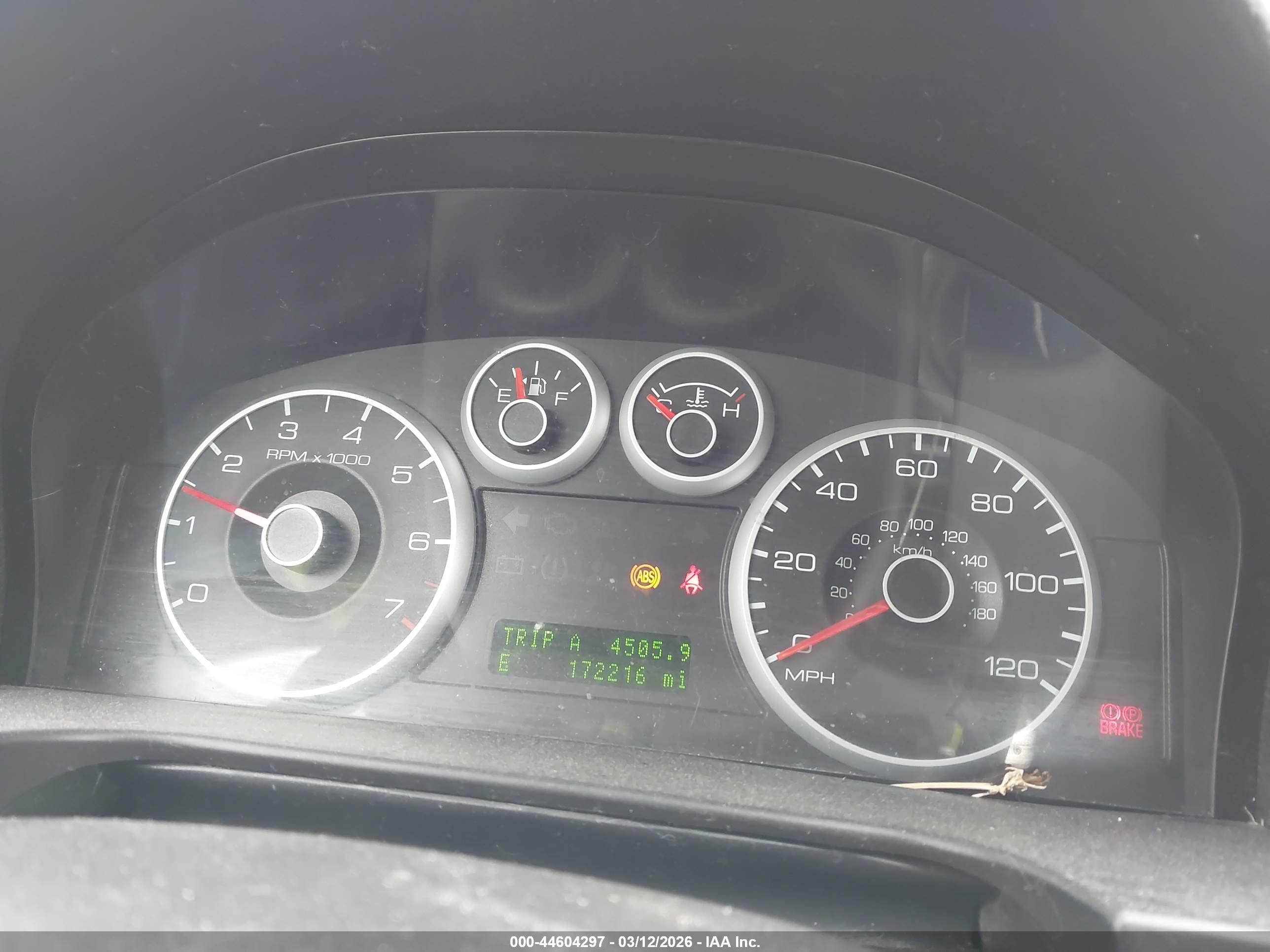 FORD FUSION image 7