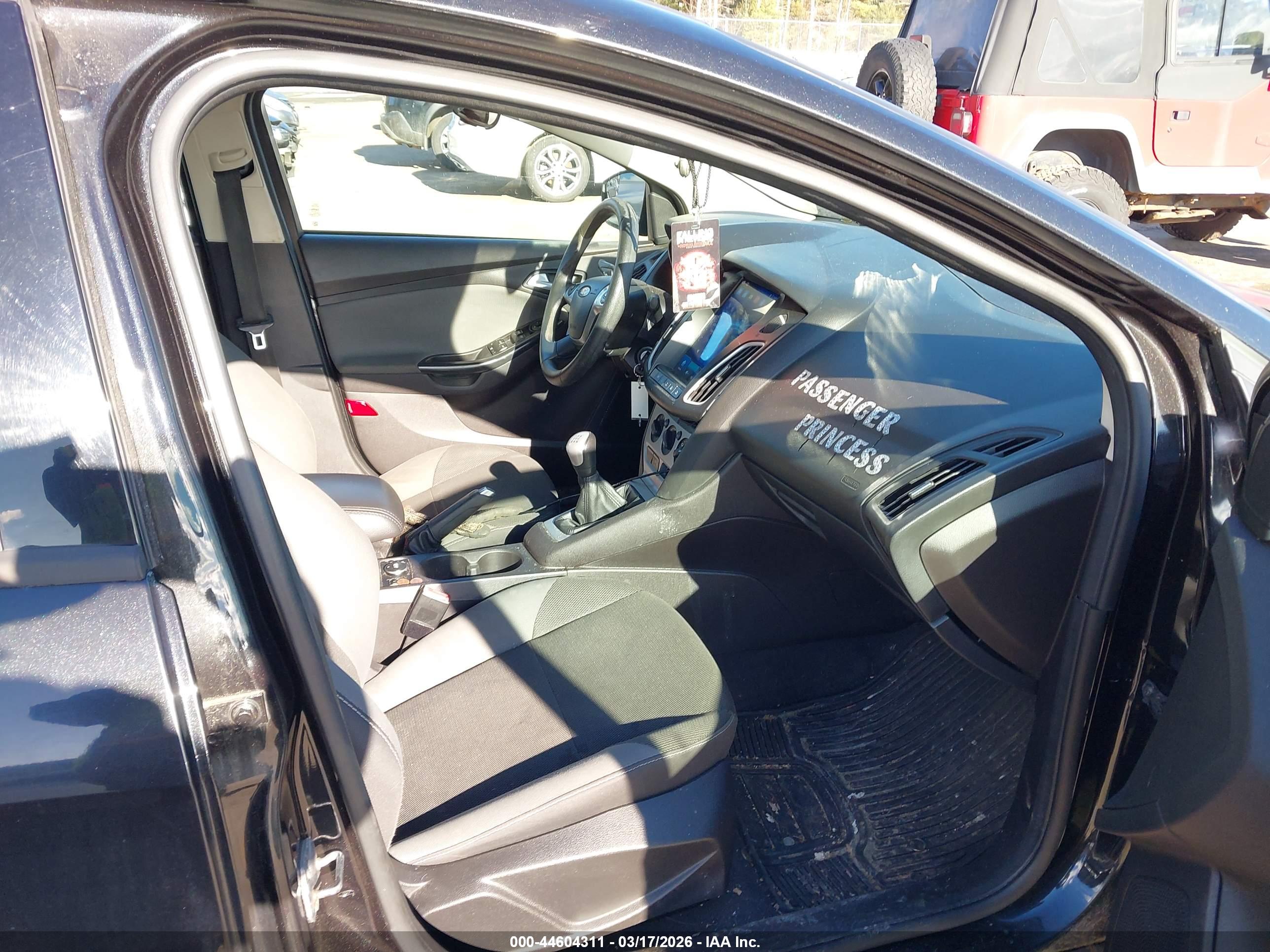 FORD FOCUS image 5