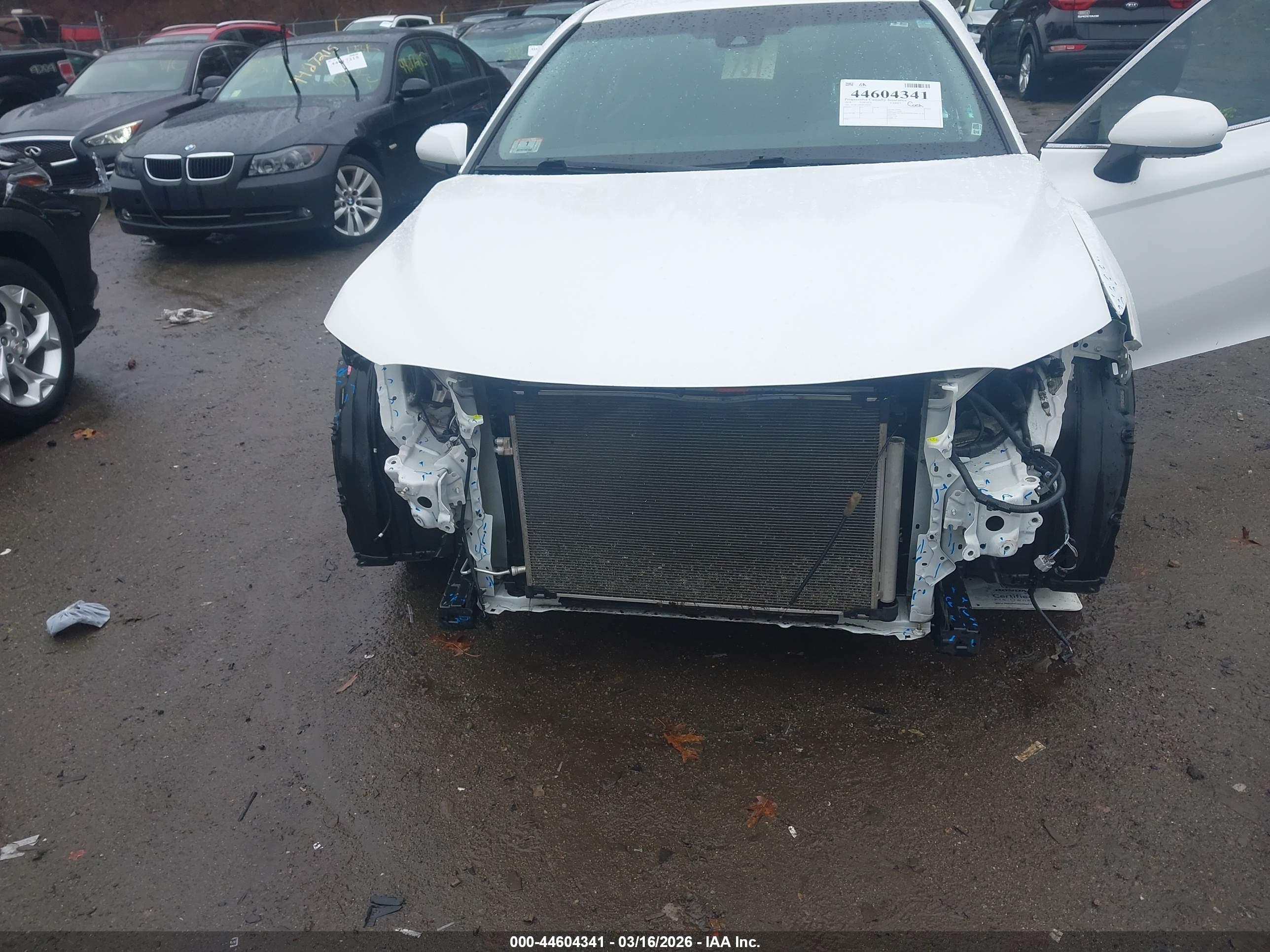 TOYOTA CAMRY image 6