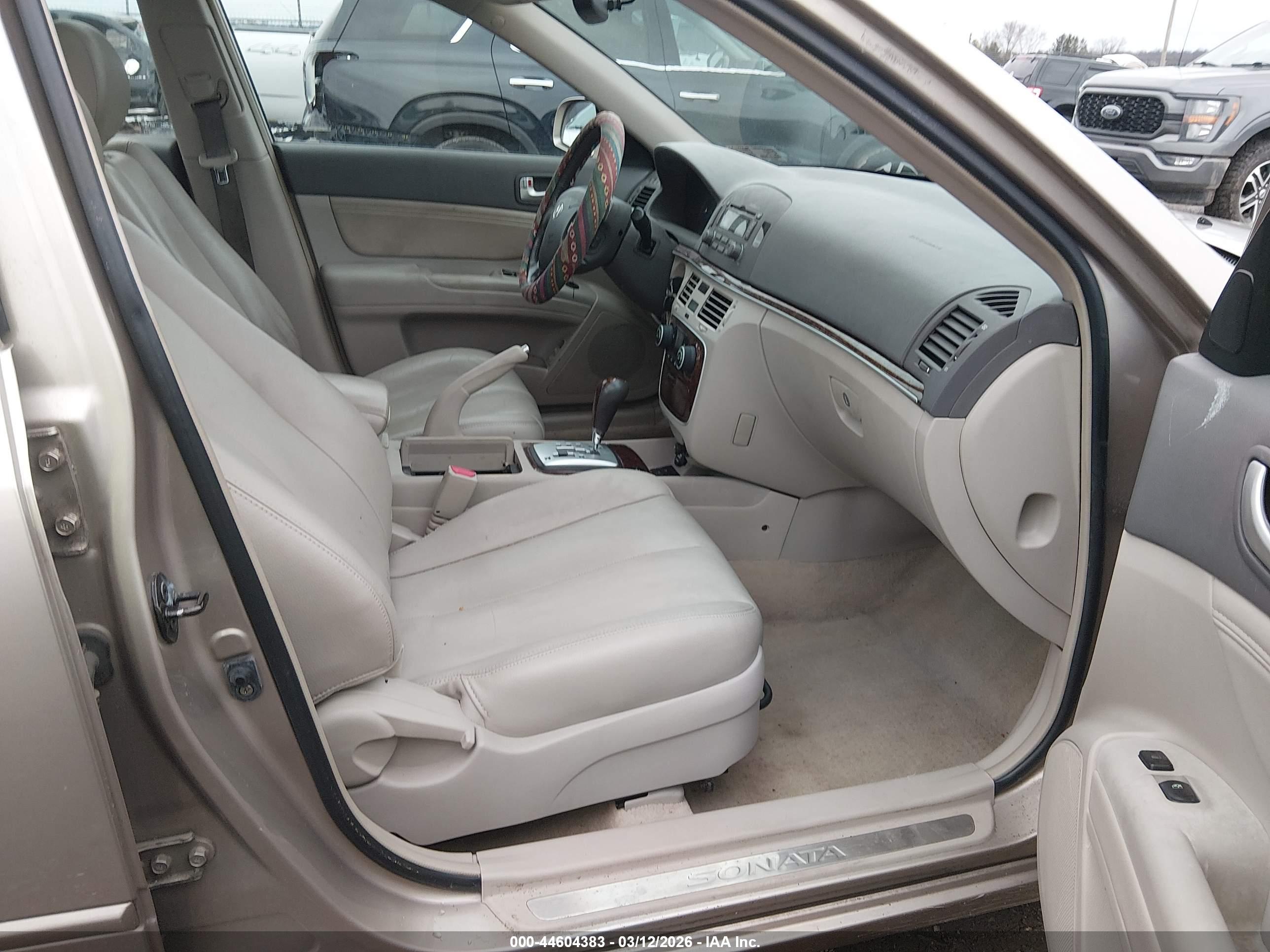HYUNDAI SONATA image 5