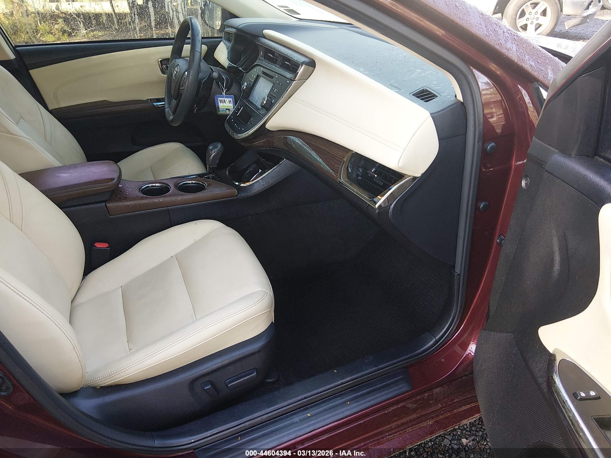 TOYOTA AVALON image 5
