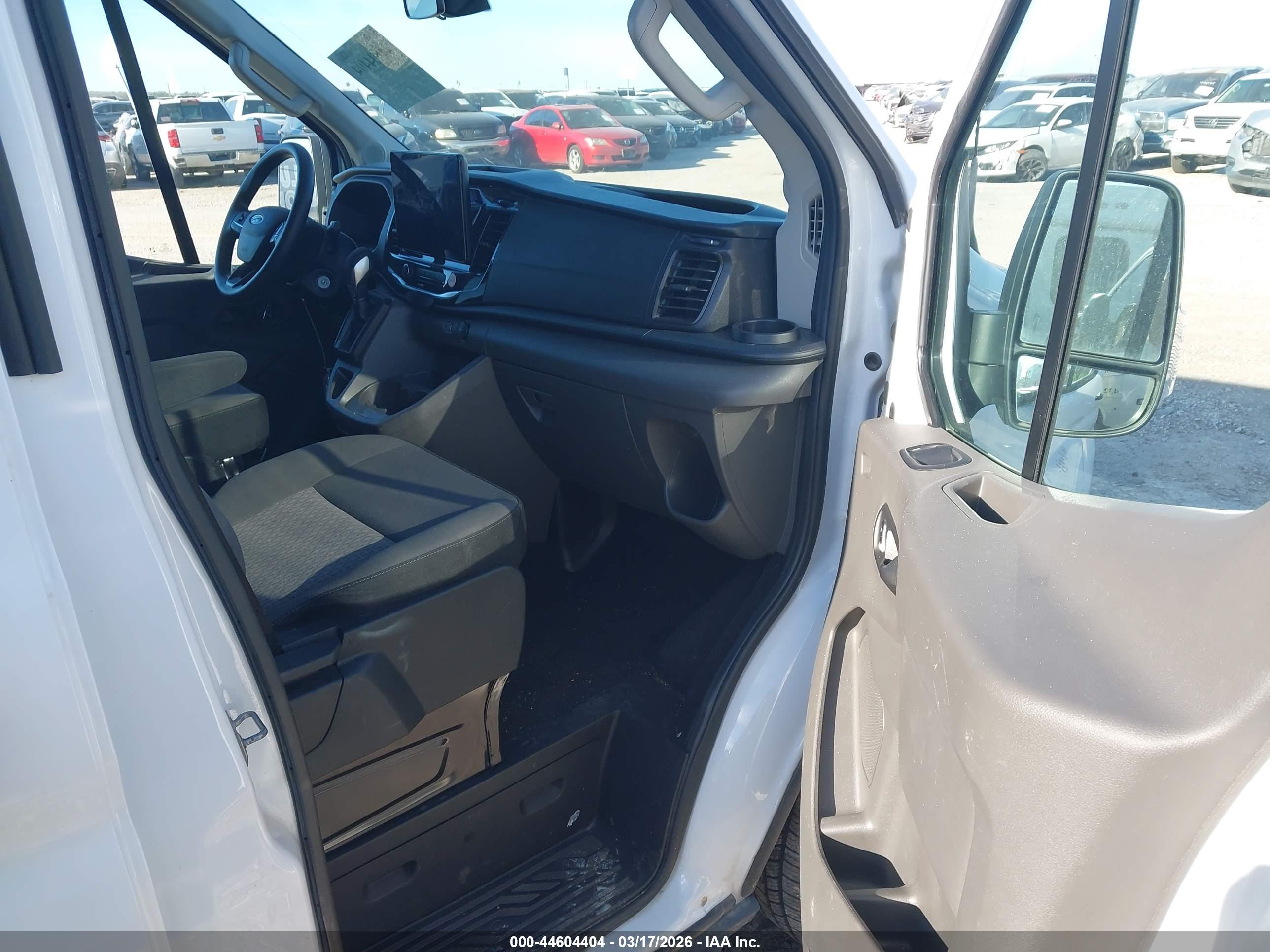 FORD TRANSIT-350 image 5