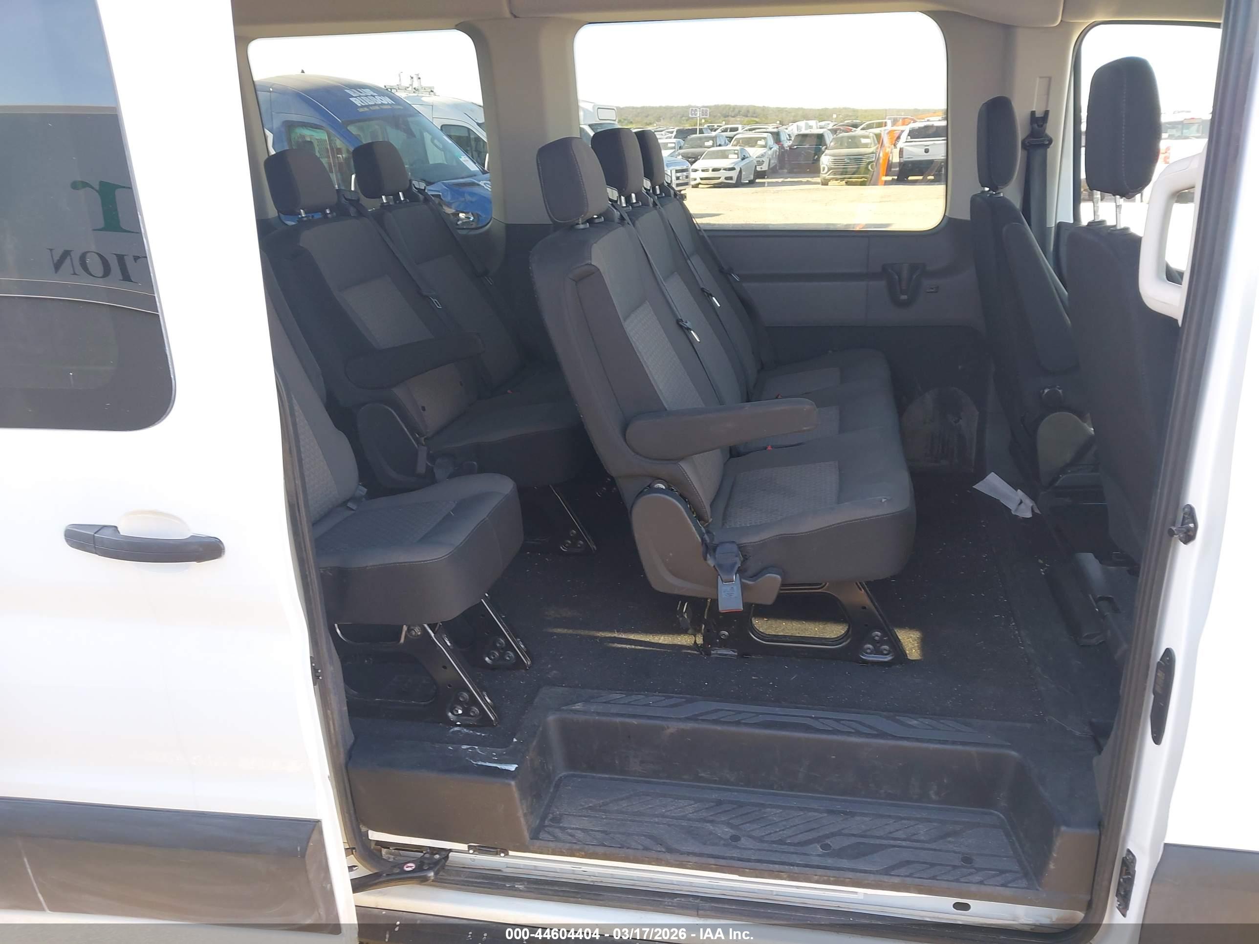 FORD TRANSIT-350 image 8