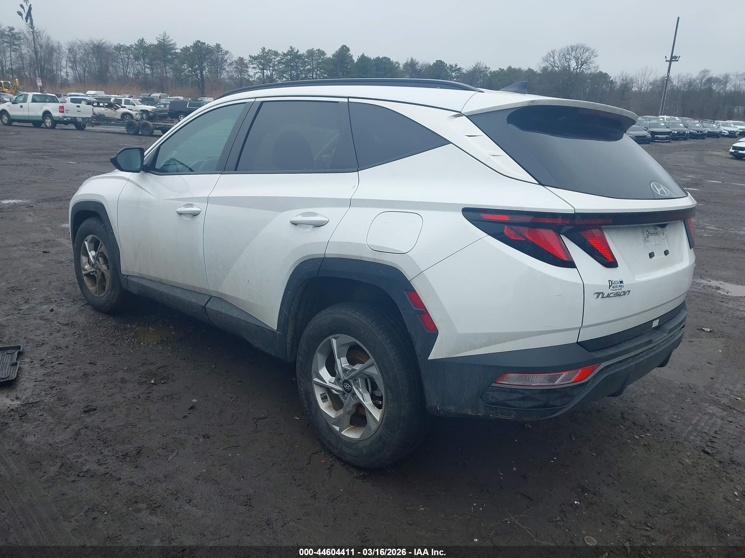 HYUNDAI TUCSON image 3