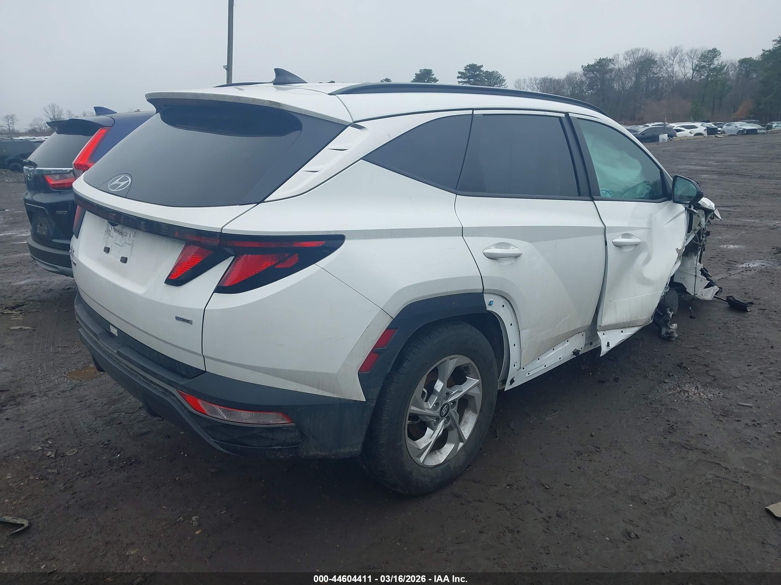 HYUNDAI TUCSON image 4