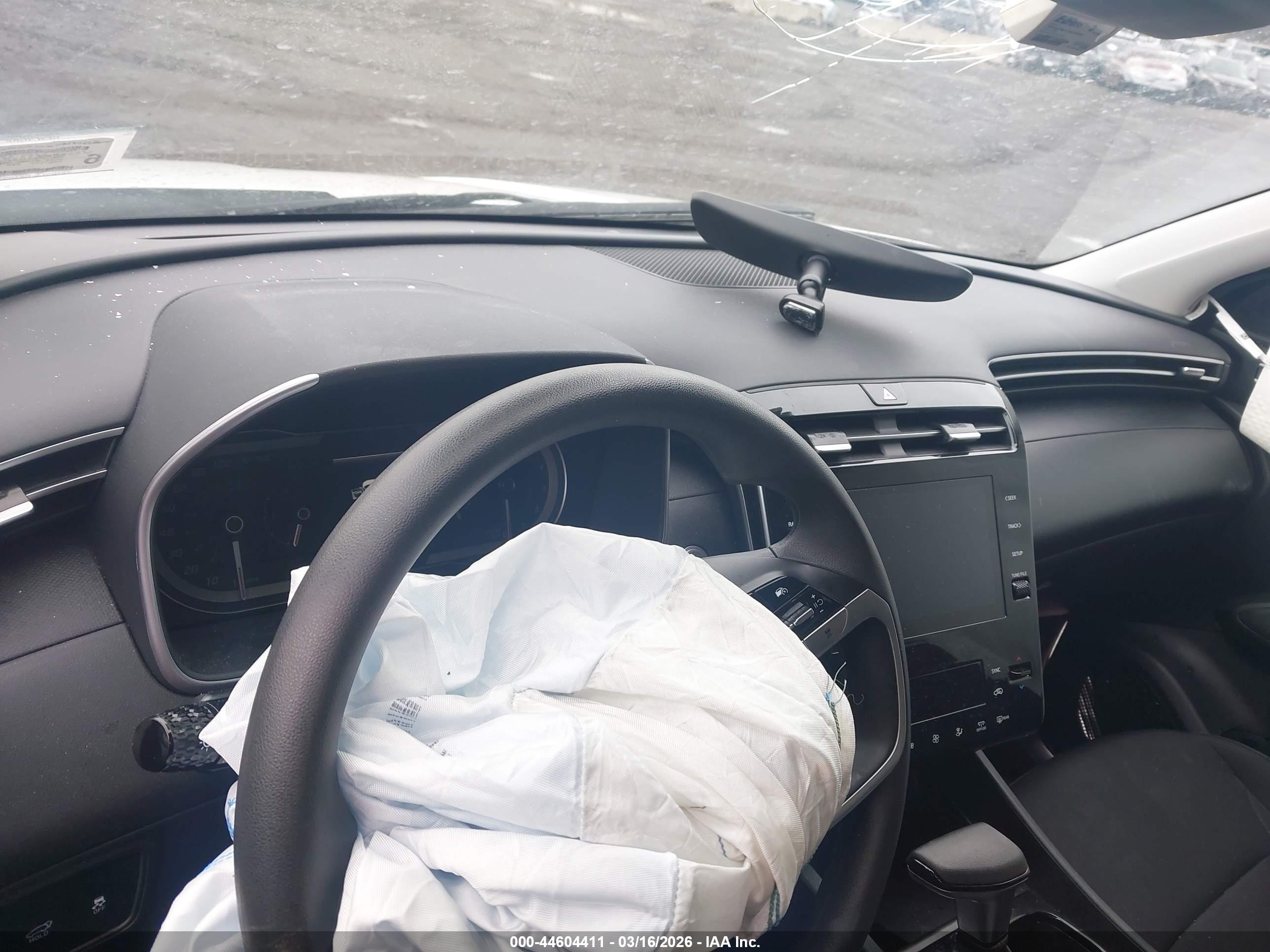 HYUNDAI TUCSON image 5